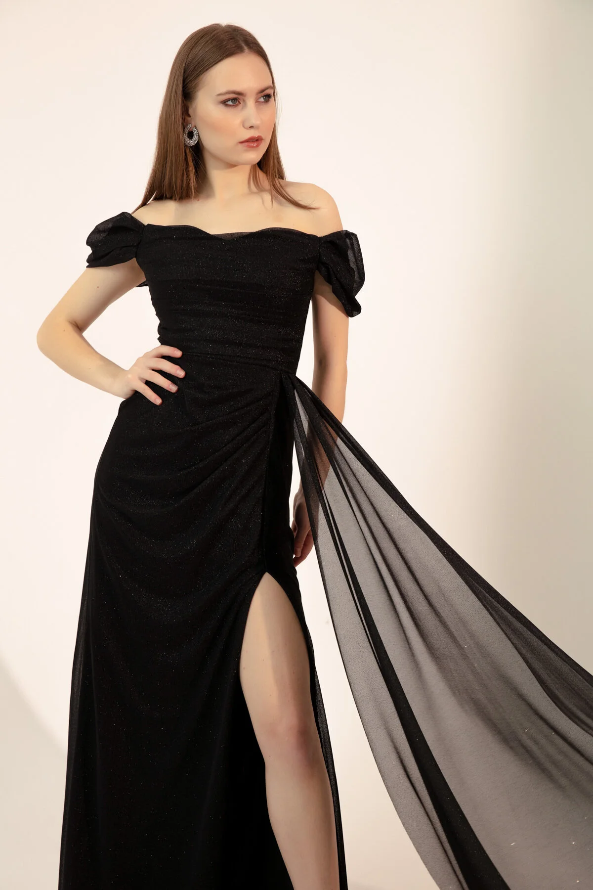 Lafaba  Damen-Abendkleid in Schwarz mit U-Boot-Ausschnitt, drapiertem Schlitz, langes Glitzer-Abendkleid