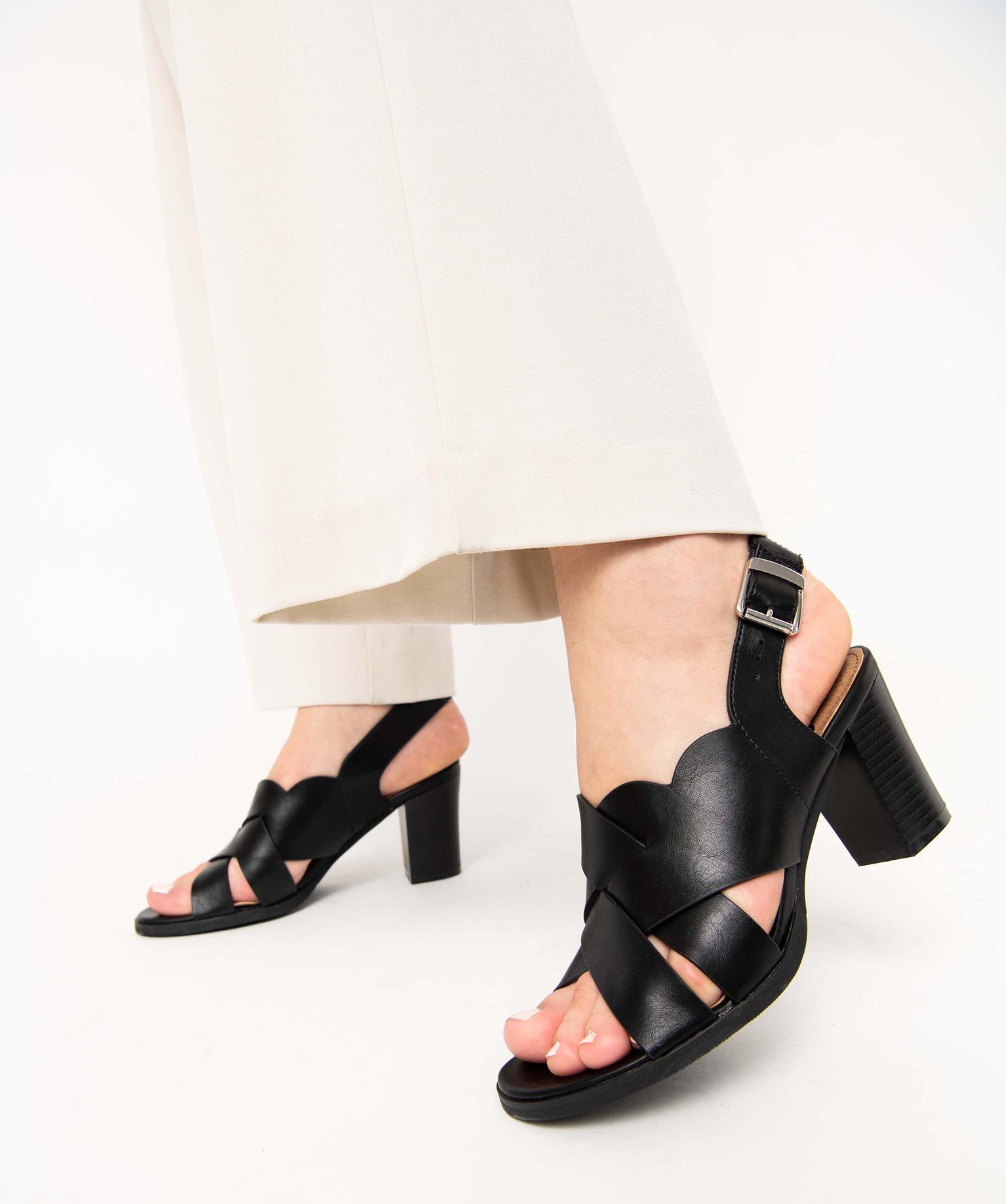 Sandales femme à talon dessus larges brides croisées noir | GEMO