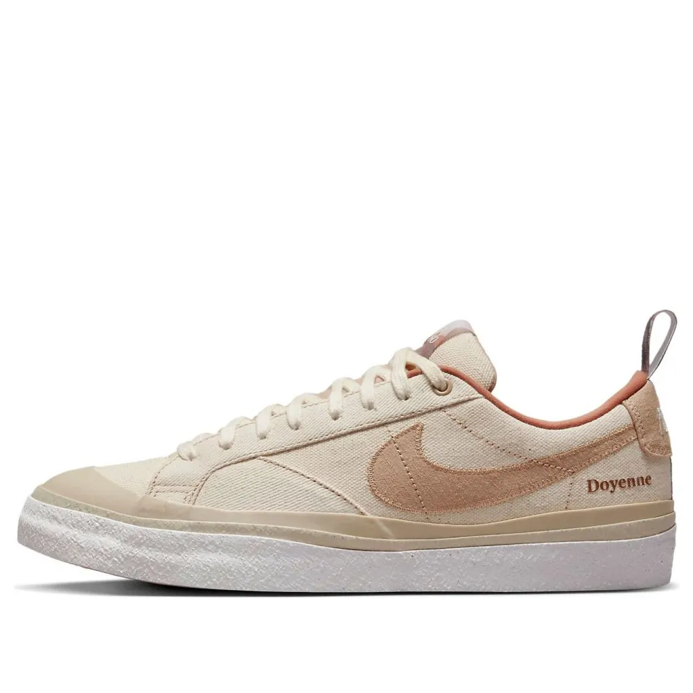 Nike SB Blazer Low x Doyenne DZ3406-100 / braun
