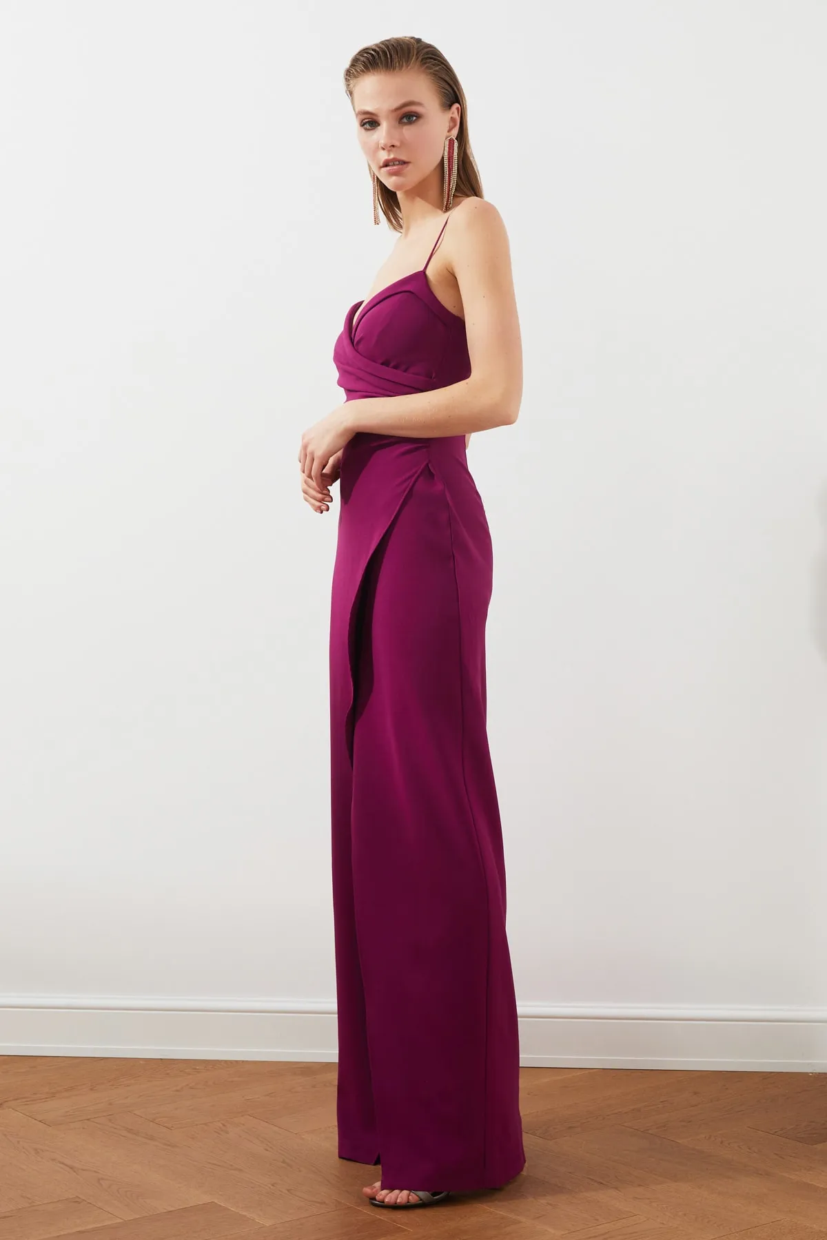 Trendyol Collection  Pflaumenfarbenes, langes Abendkleid mit Kragendetail TPRSS21AE0045