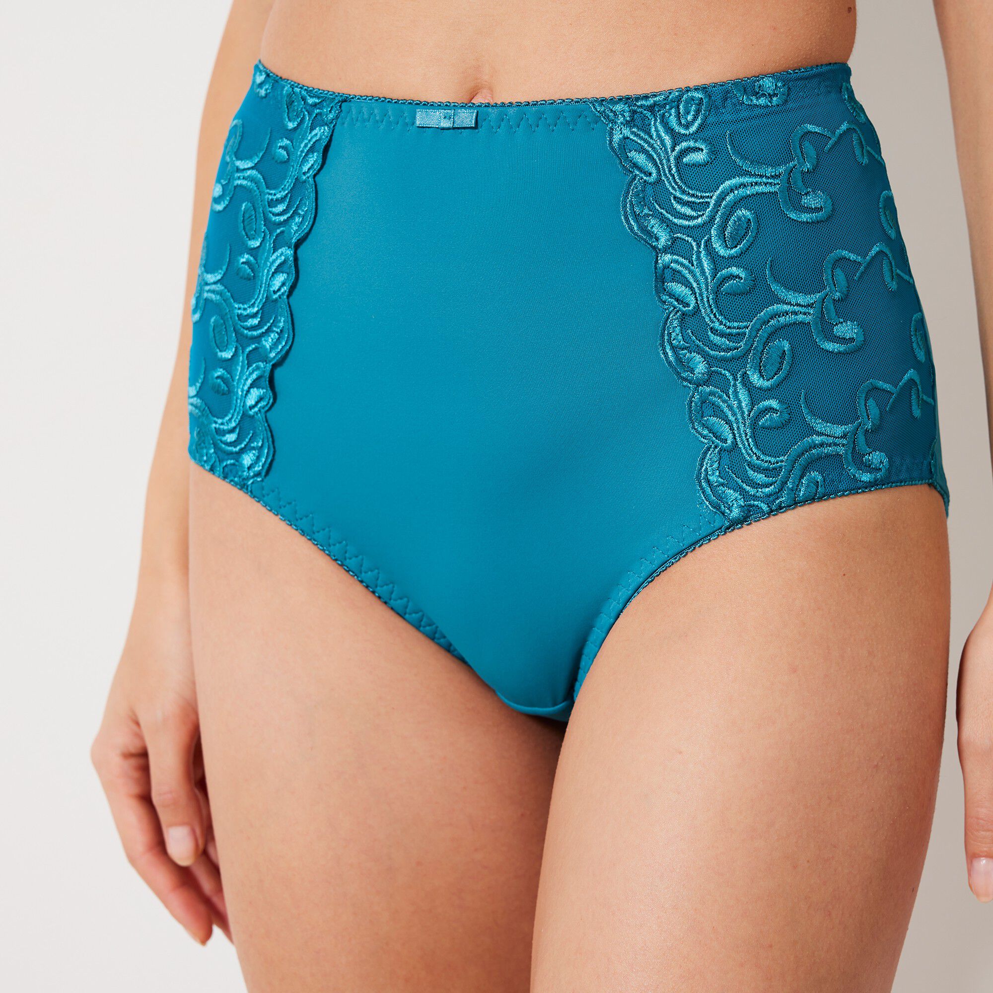 Gainette ventre plat microfibre tulle brodé Sienne