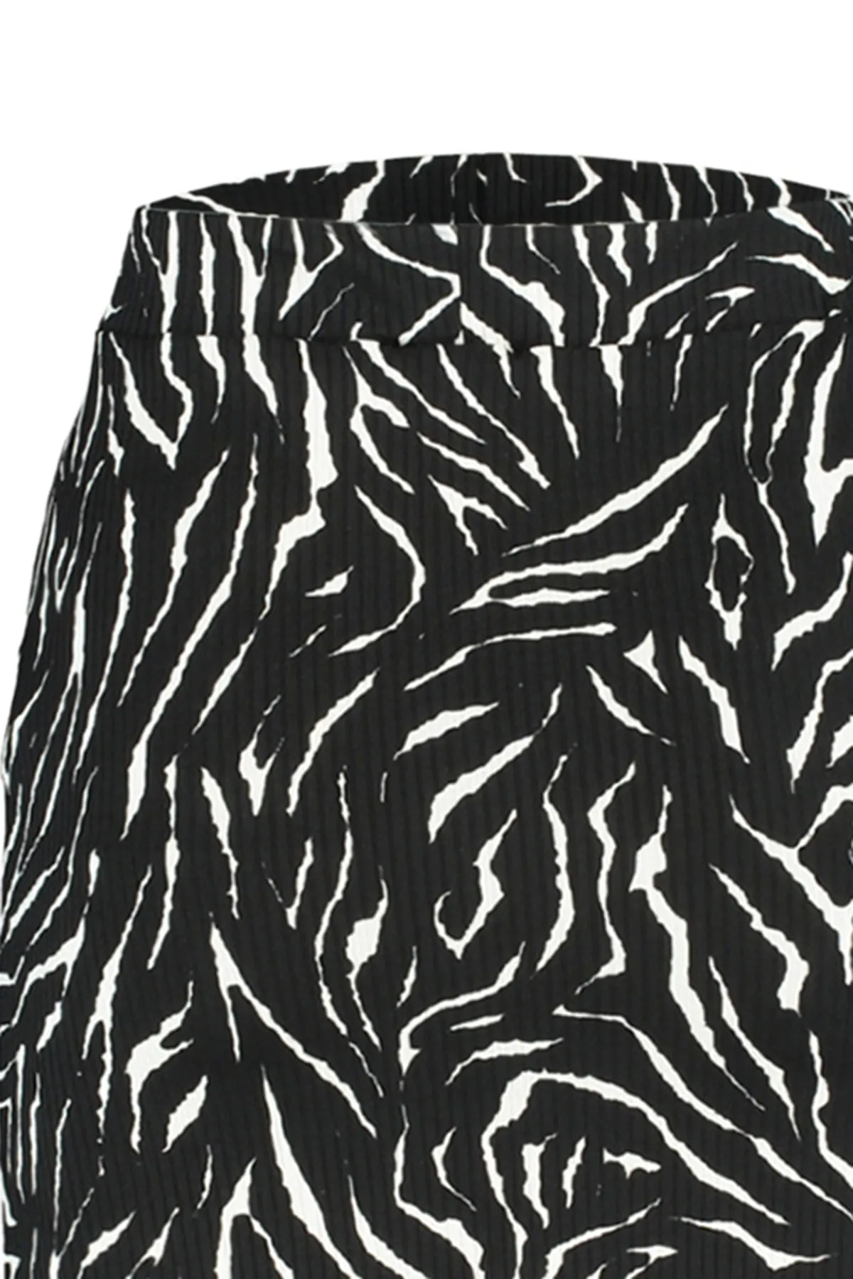 Trendyol Collection  Schwarz bedruckter, geraffter und geschlitzter taillierter/taillierter Mini-Strickrock mit hoher Taille TWOAW22ET0401