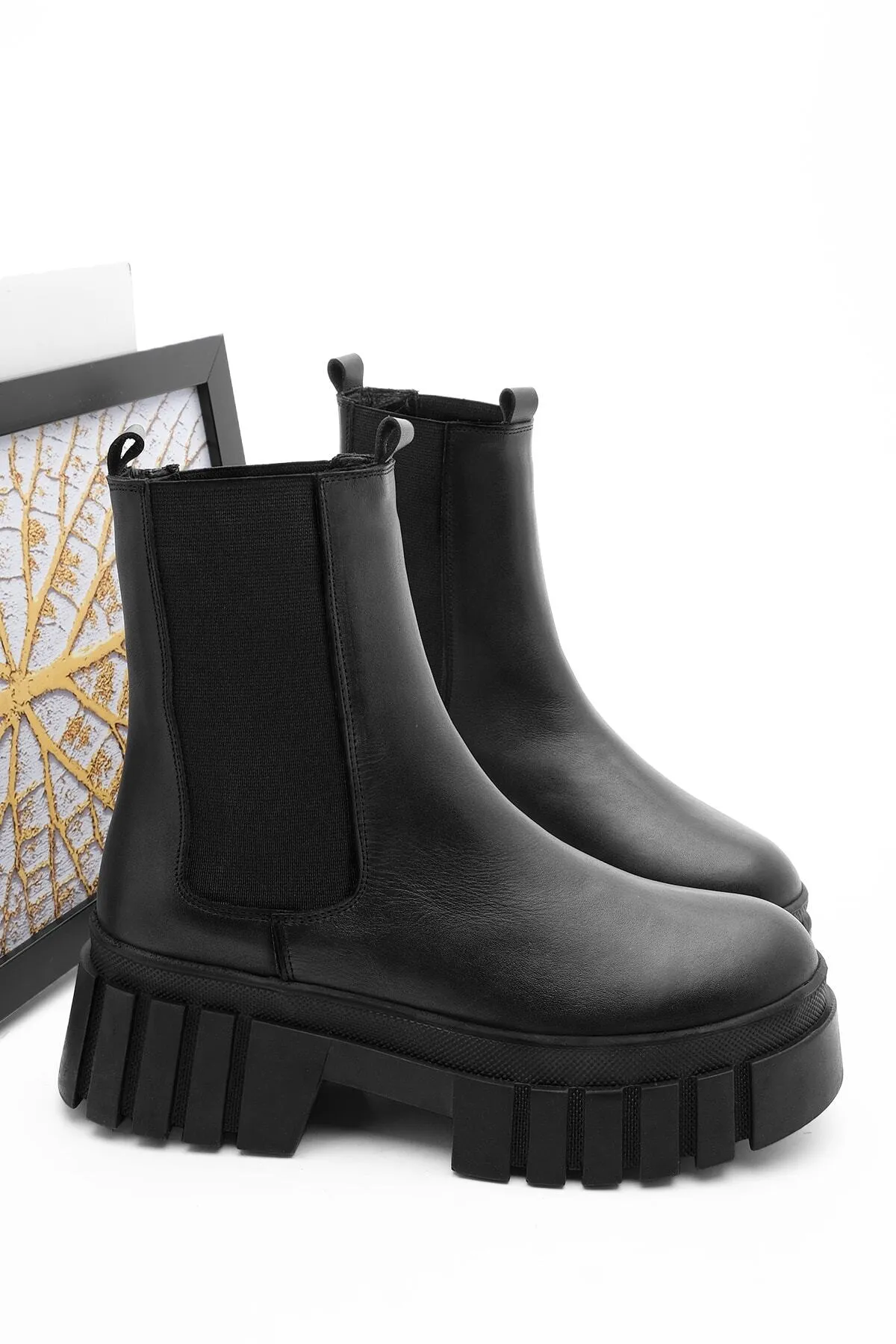 Marjin  Damenstiefel aus echtem Leder mit elastischem Seitenband, dicke Sohle, Martes Schwarz