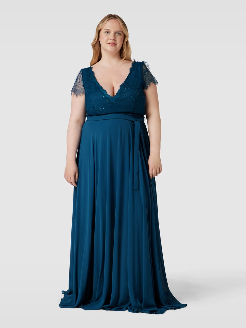 PLUS SIZE Abendkleid mit Spitzenbesatz in mint
