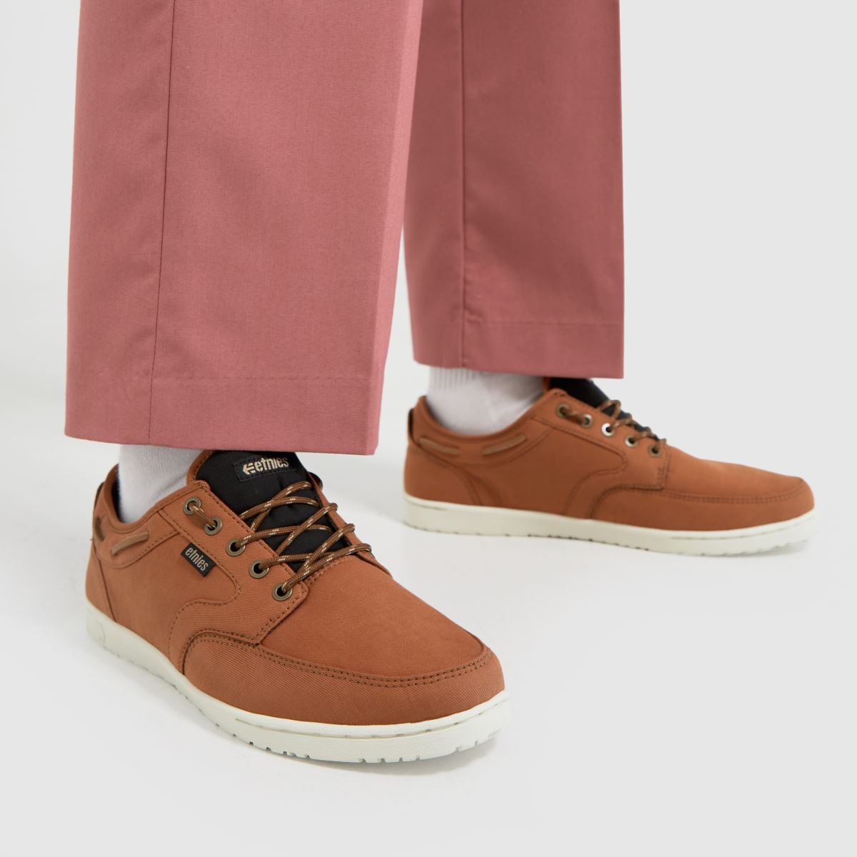 Tenisky Etnies Dory v hnědé barvě