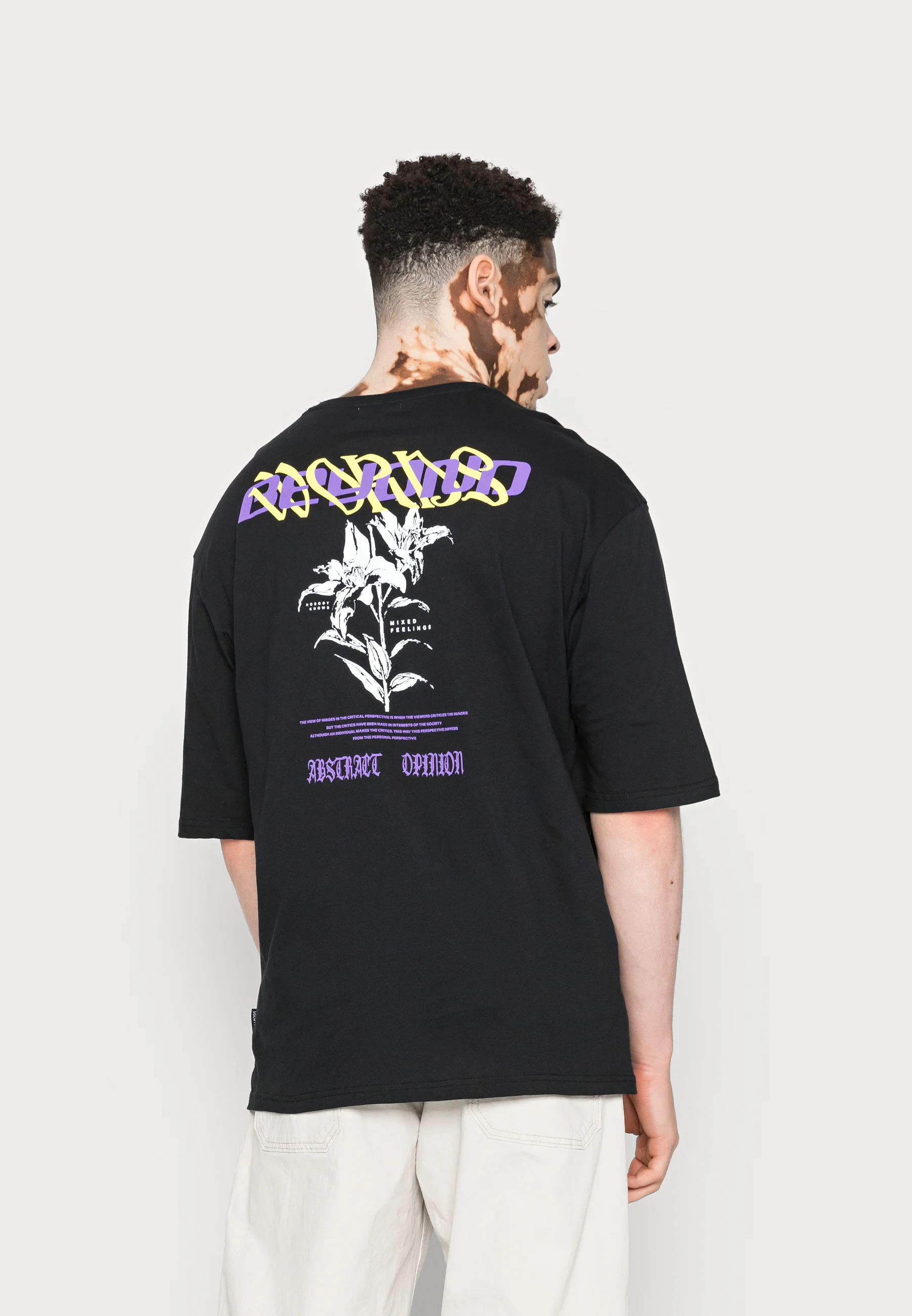 CAMISETA GRÁFICA YOURTURN BEYOND UNISEX - Camiseta con estampado