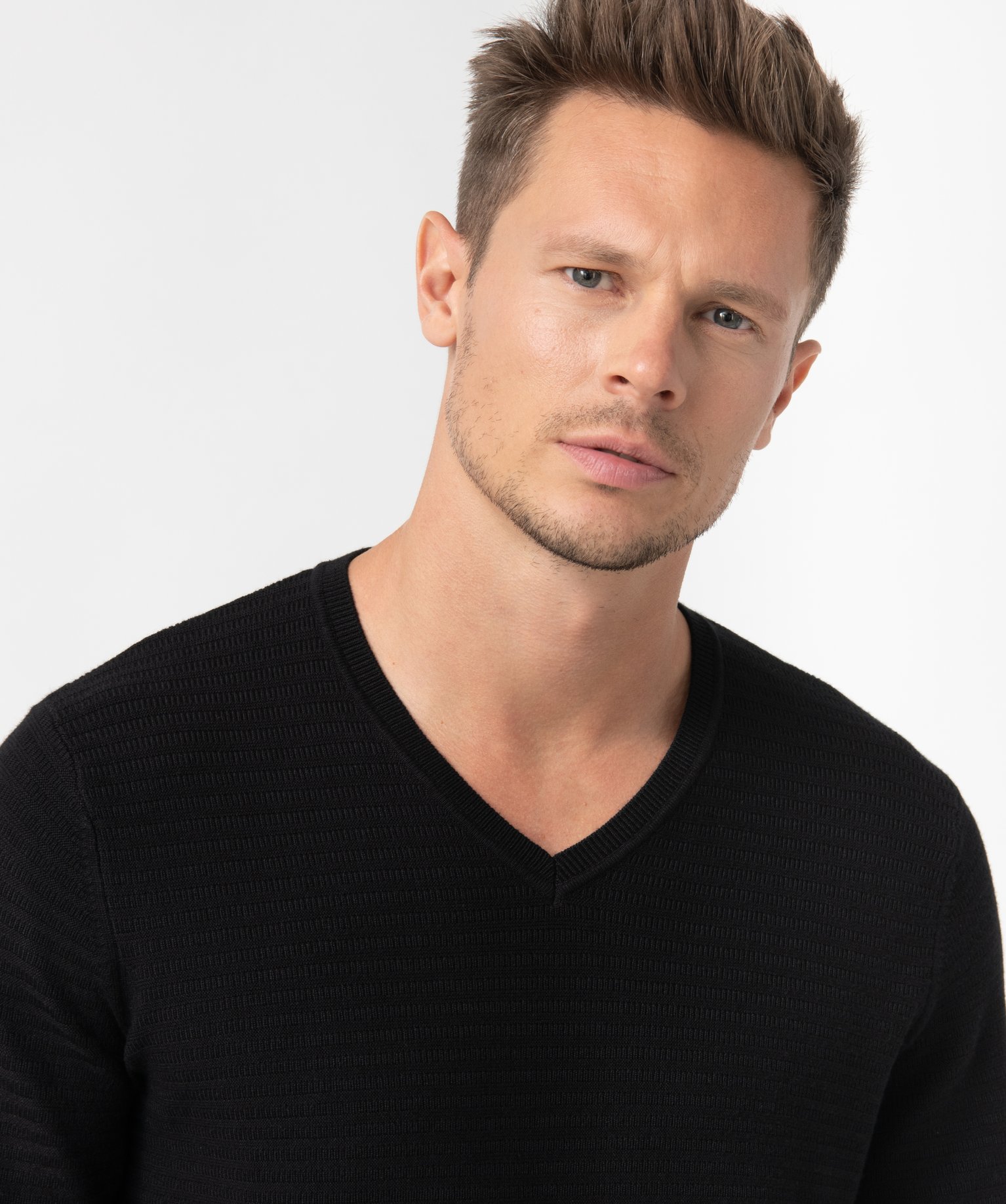 Pull homme à col V en maille fantaisie noir | GEMO