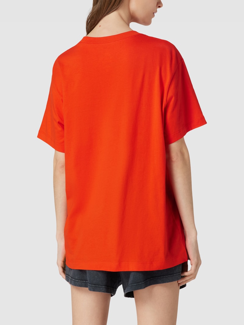 T-Shirt mit Label-Stitching in rot