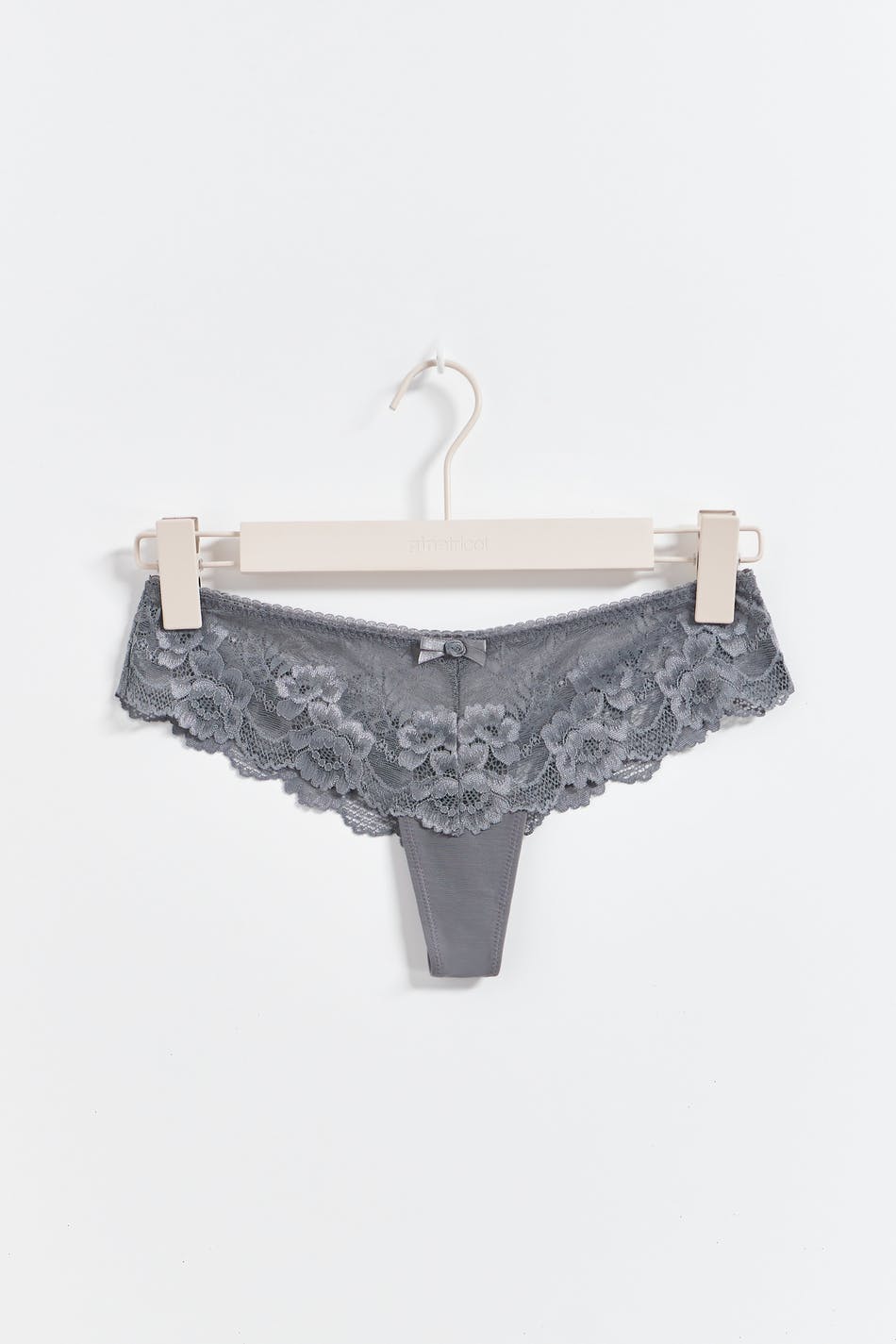 Lace string