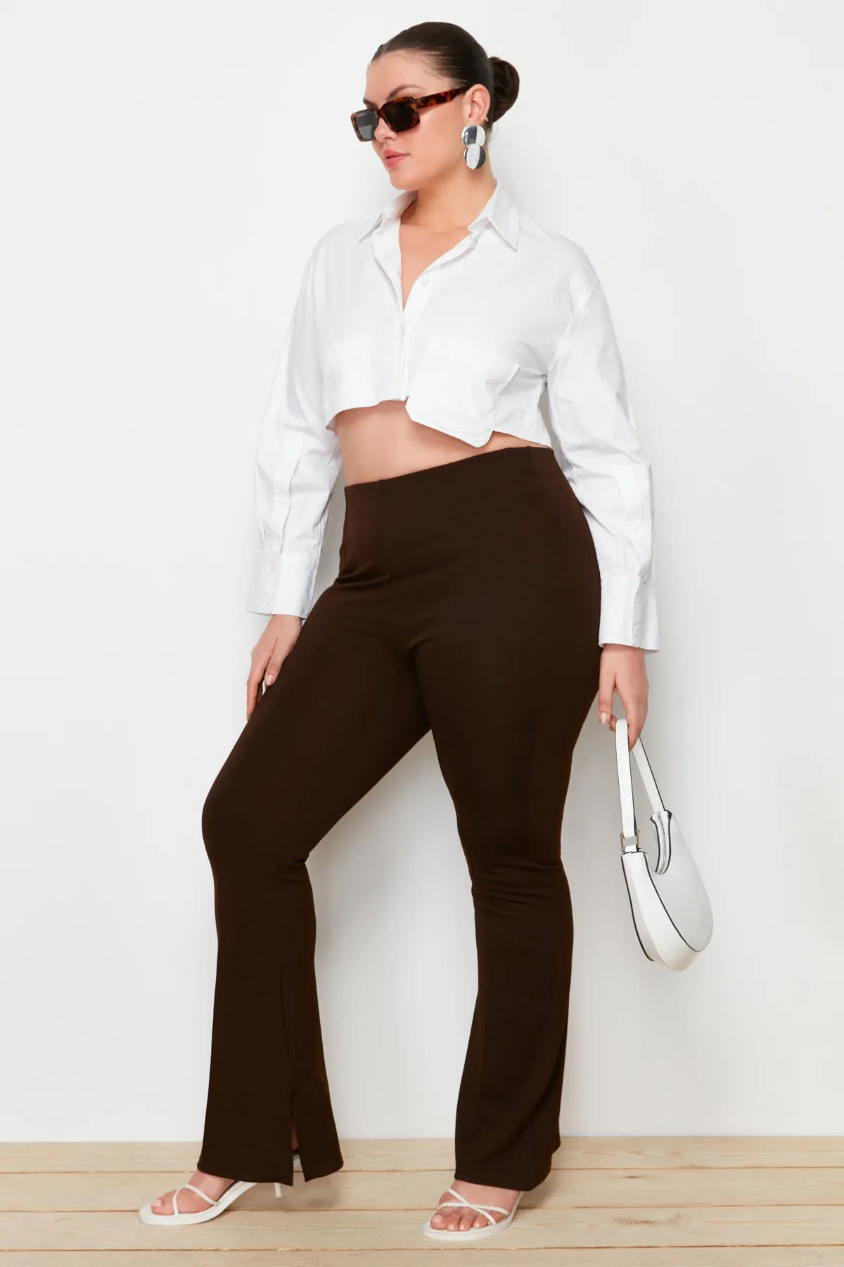 Trendyol Curve  Braune spanische Strickhose mit Schlitz TBBAW23AR00002