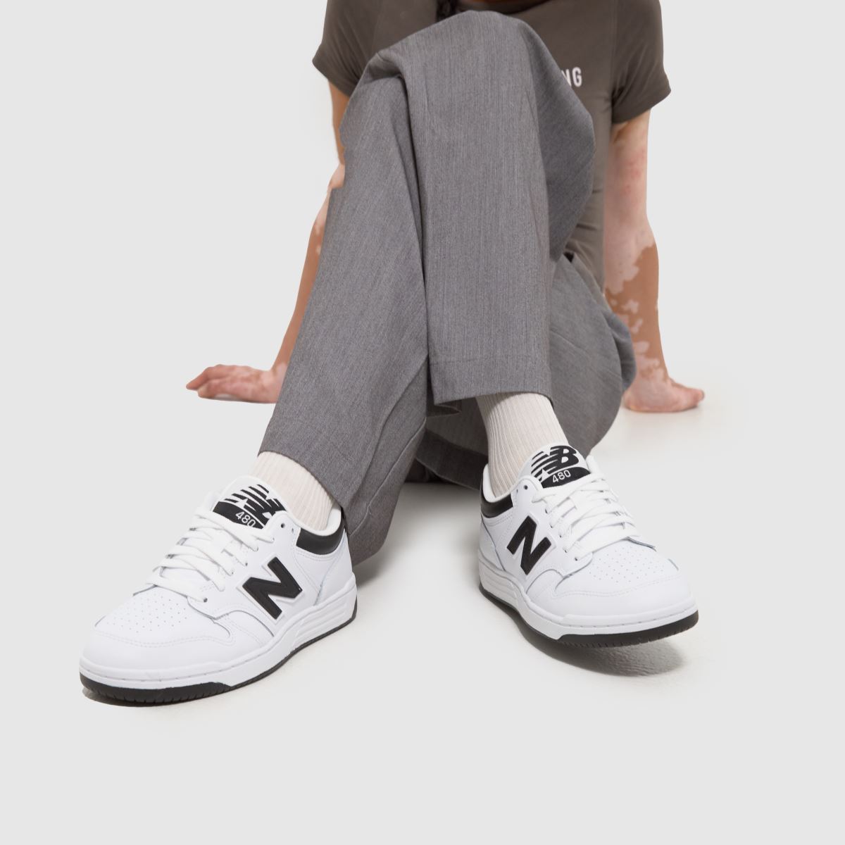 New Balance 480 sportcipő fehér és fekete színben