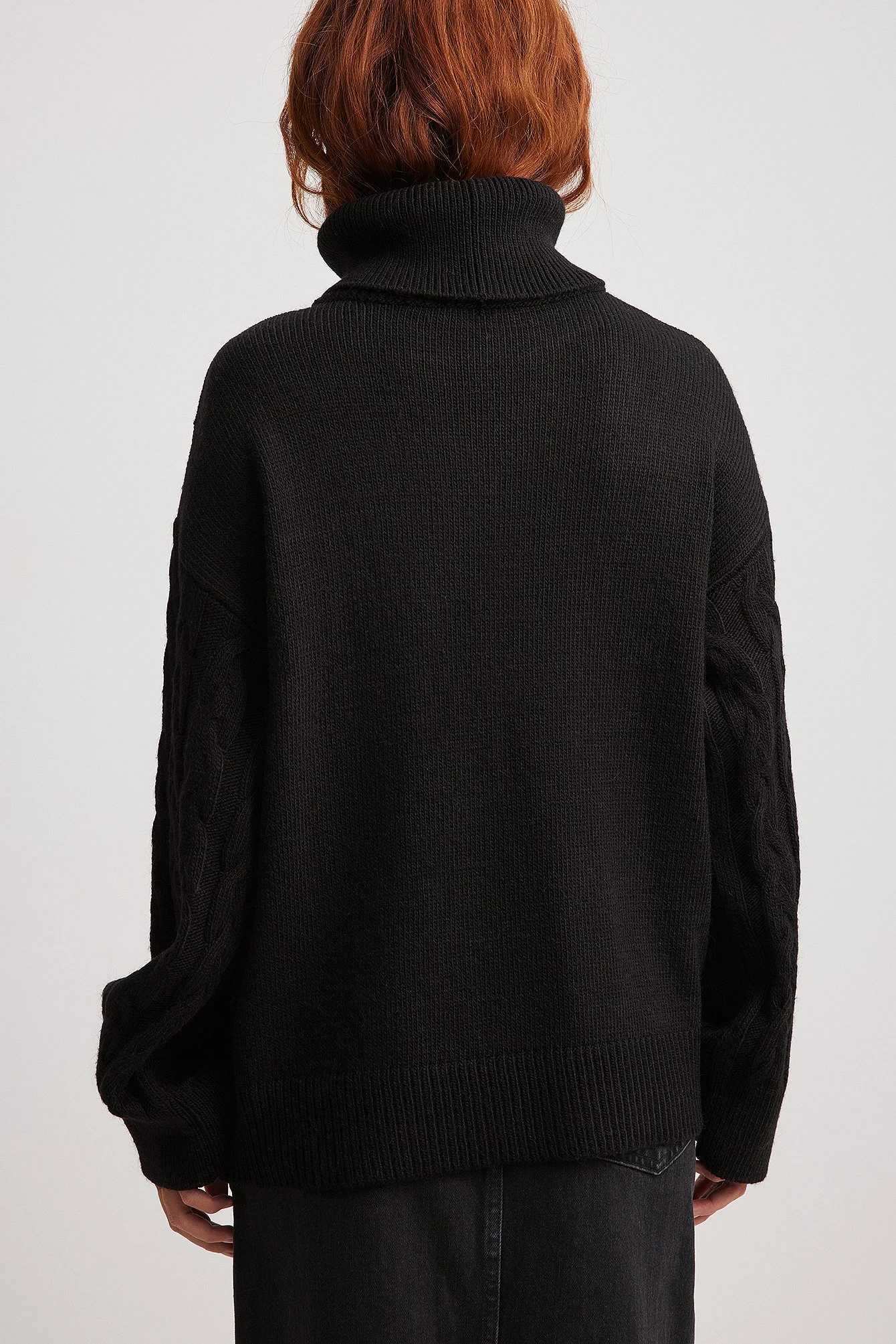 Strickpullover mit Rollkragen und Zopfmuster