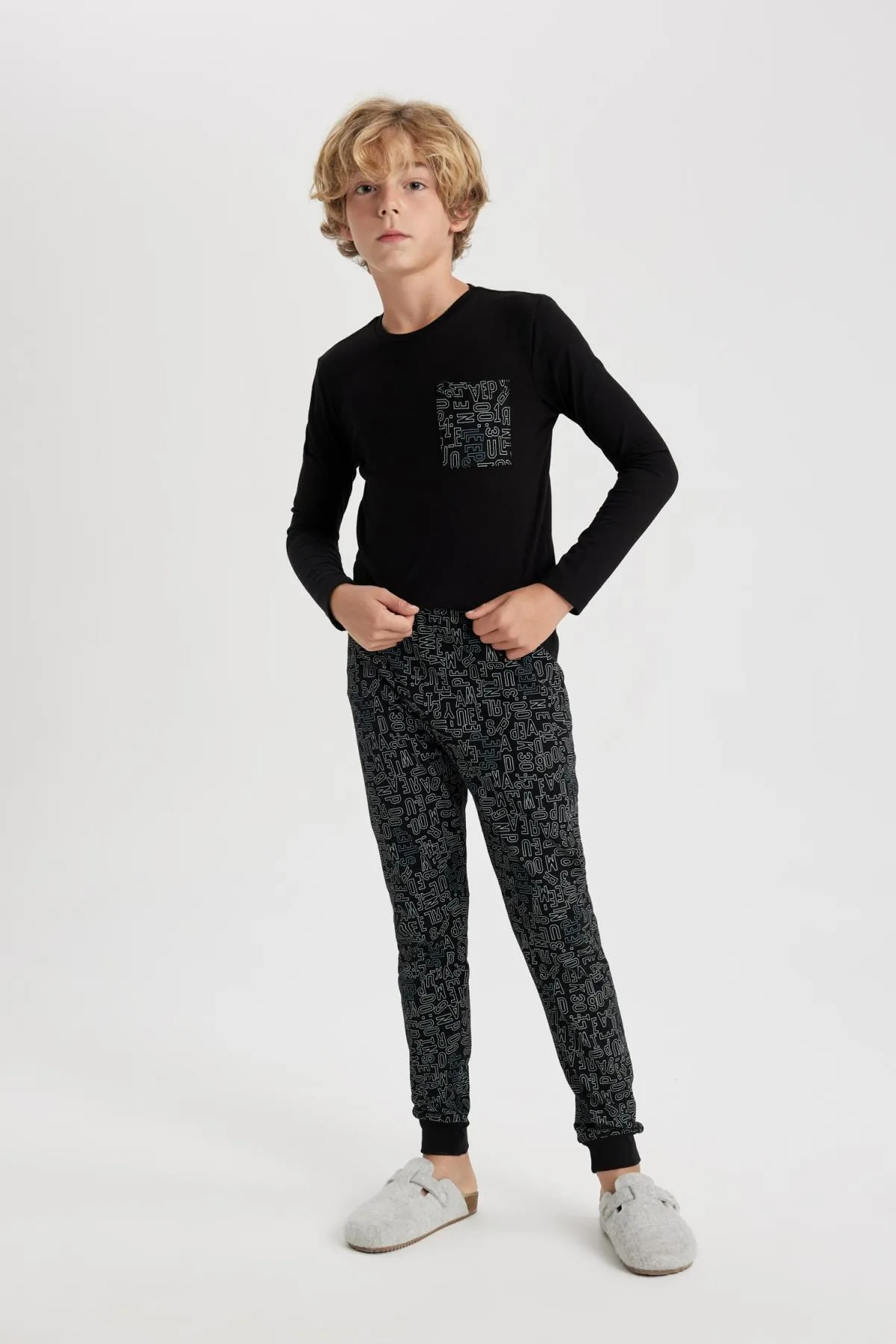 DeFacto  Jungen-Pyjama-Set aus gekämmter Baumwolle mit langen Ärmeln