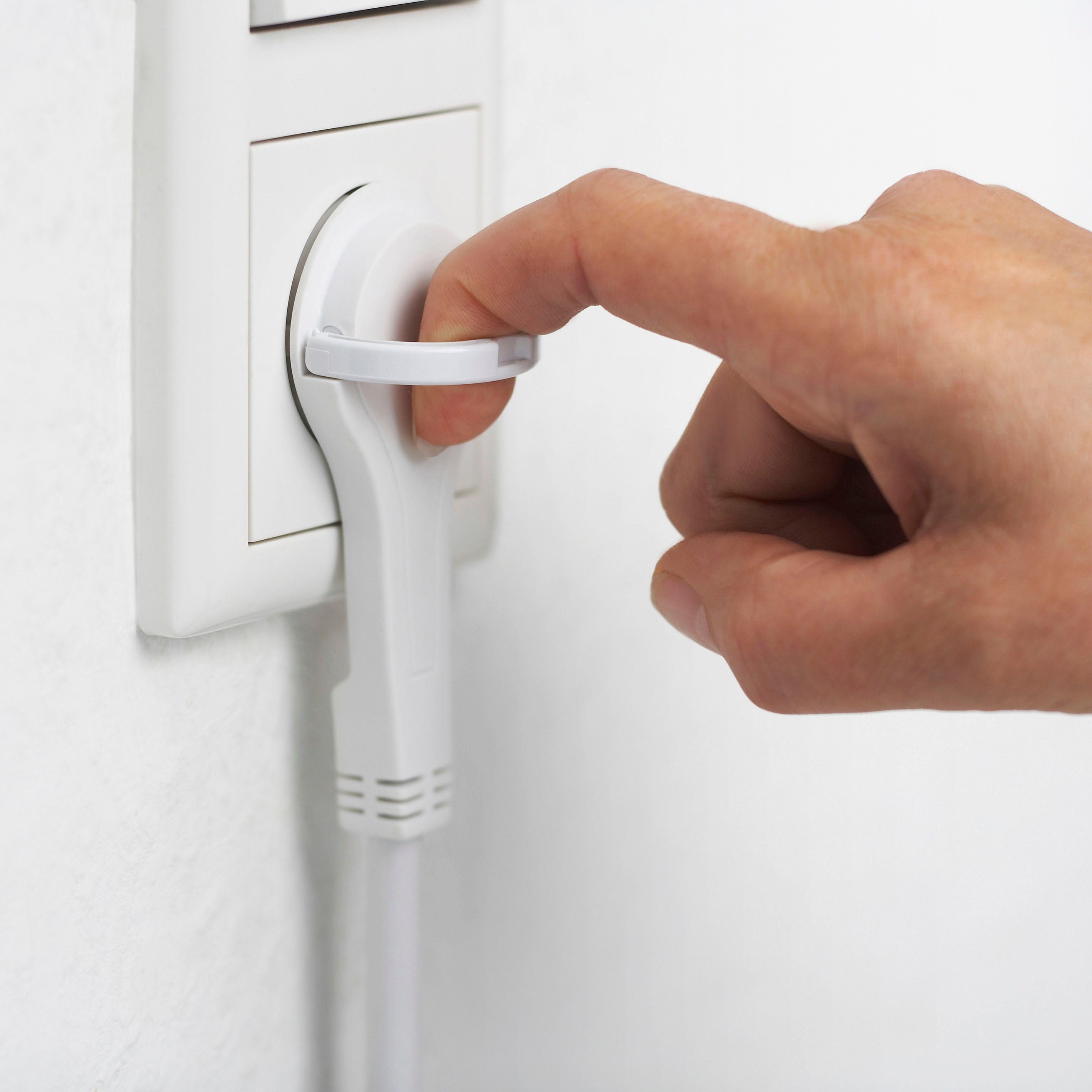 meister Steckdosenleiste 3-fach (Schalterbeleuchtung, Kindersicherung, Kabellänge 1,4 m), extraflacher Stecker