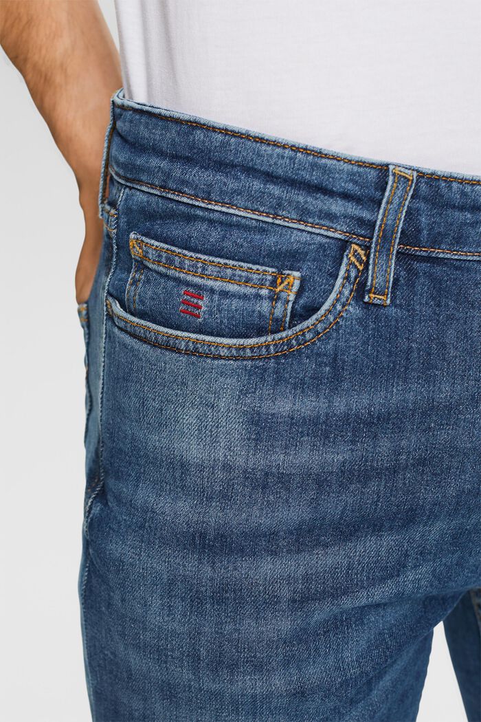 Jeans mit mittlerer Bundhöhe und Premium-Selvedge-Naht
