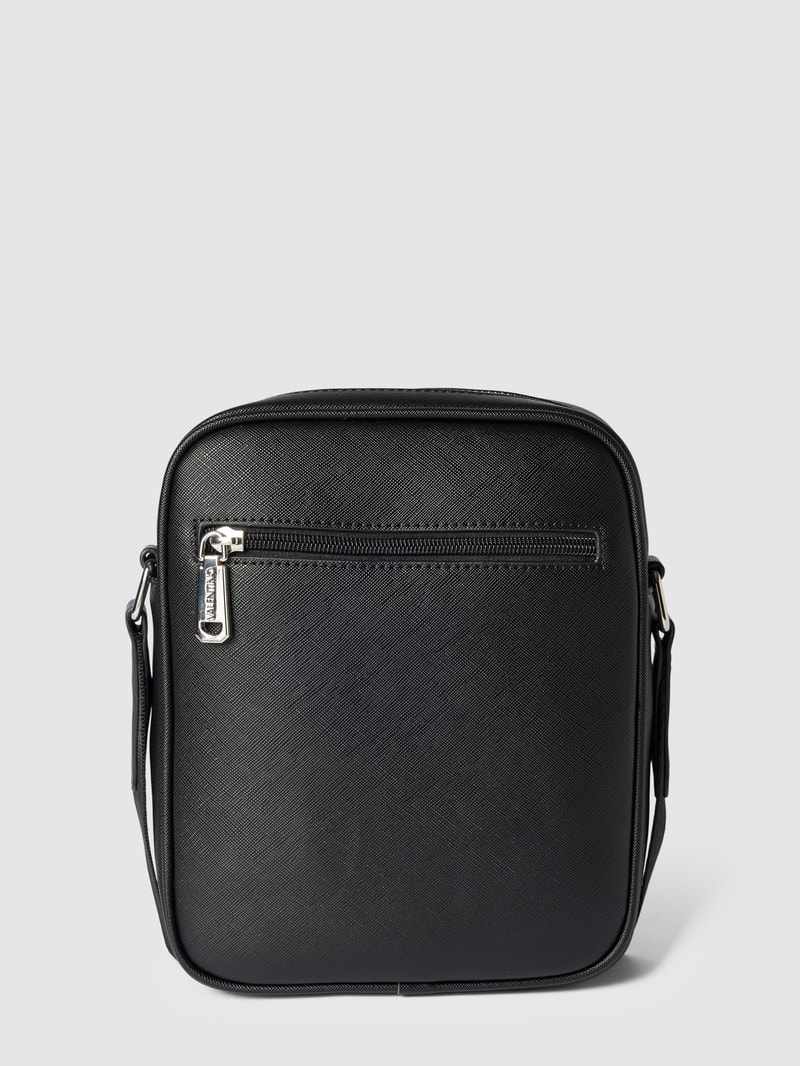 Crossbody Bag mit Label-Detail in schwarz