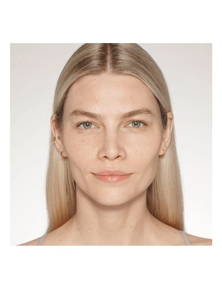 Estée Lauder Futurist Skintint Serum Foundation SPF20