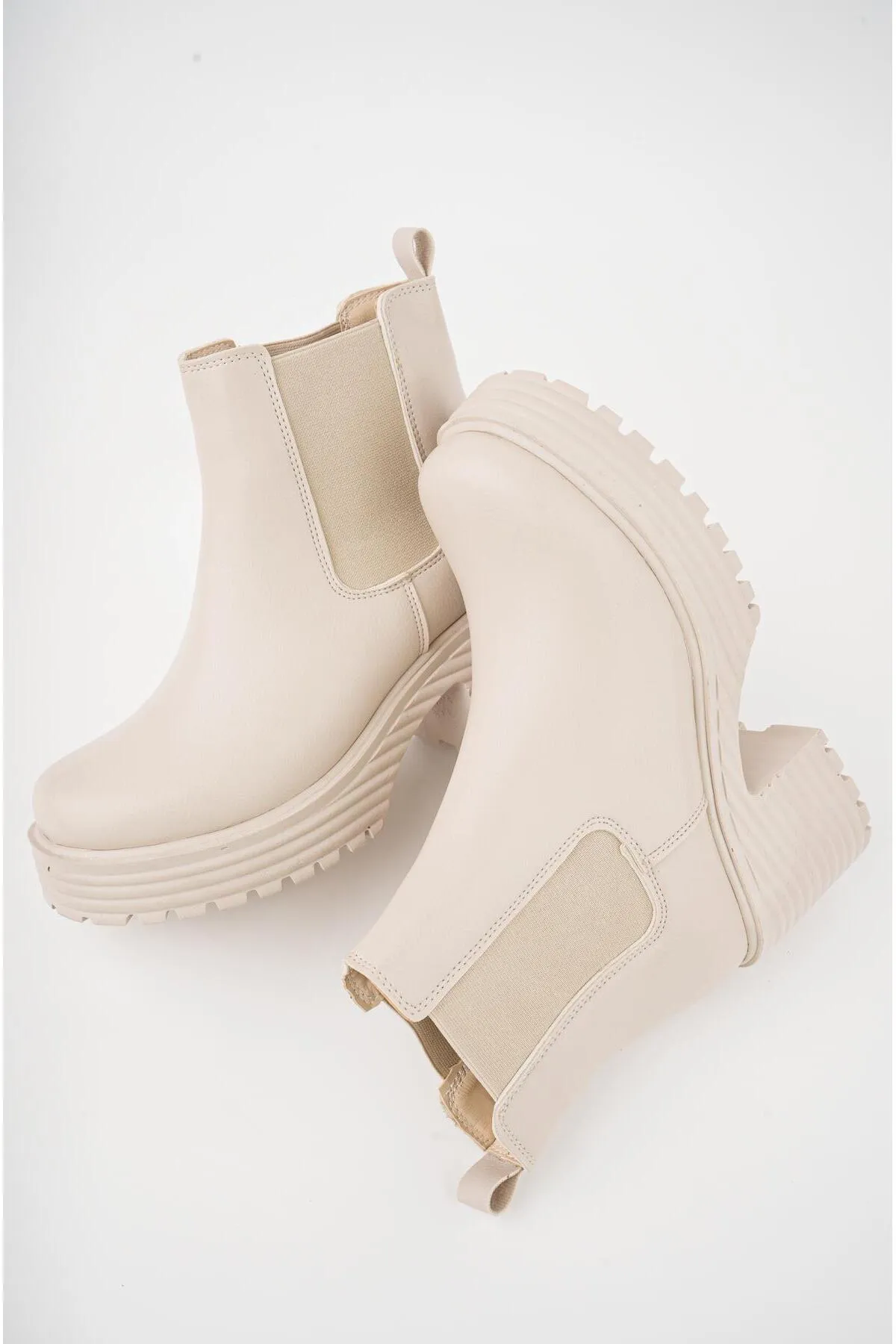 MUGGO  Macha-Damenstiefel mit garantiert dicker Sohle und Plateauabsatz