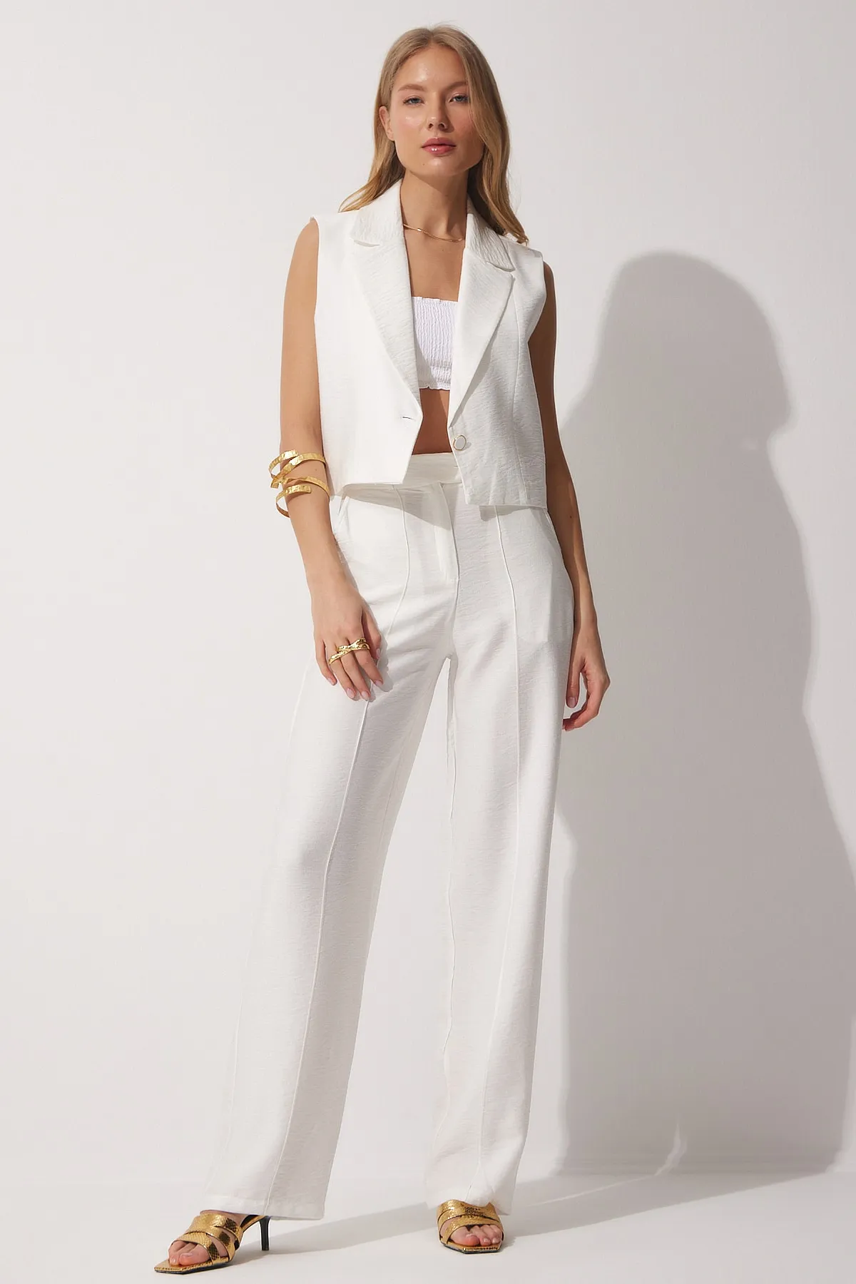Happiness İstanbul  Damen-Leinenhose mit weitem Bein und Abnähern in Ecru TO00053