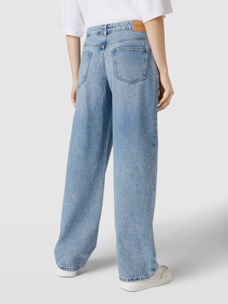 Jeans mit Strasssteinbesatz in hellblau