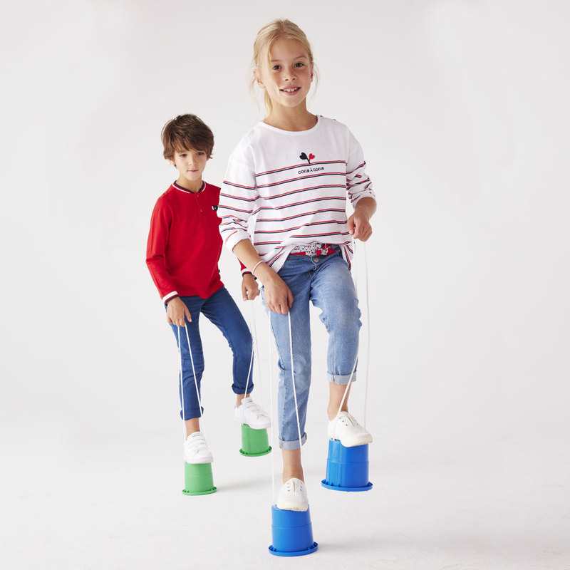2 paires de sabots échasses bleues et vertes Oxybul