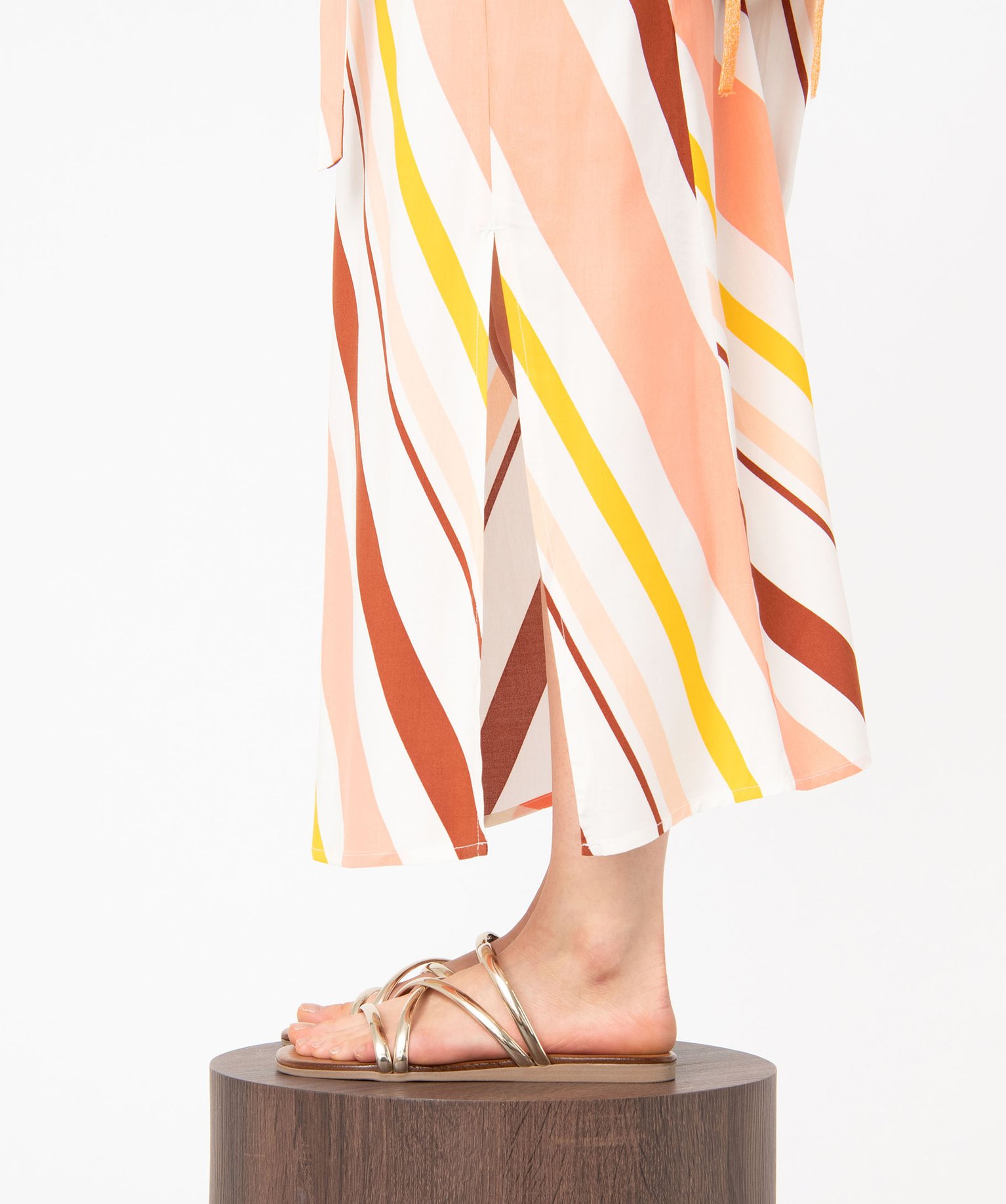 Mules femme avec brides effet miroir entrecroisées or | GEMO