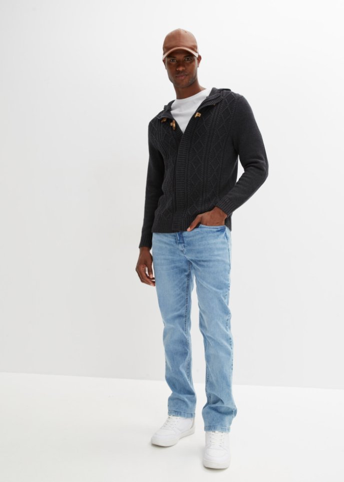 Strickjacke mit Zopfmuster