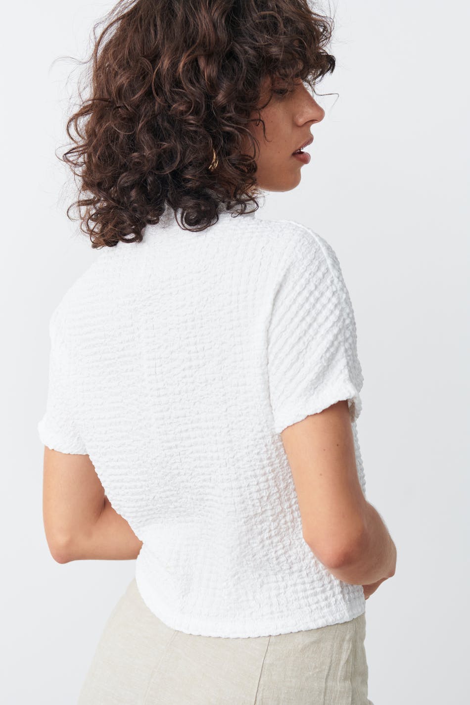 Structure funnel neck top