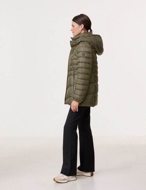 Steppjacke mit abnehmbarer Kapuze