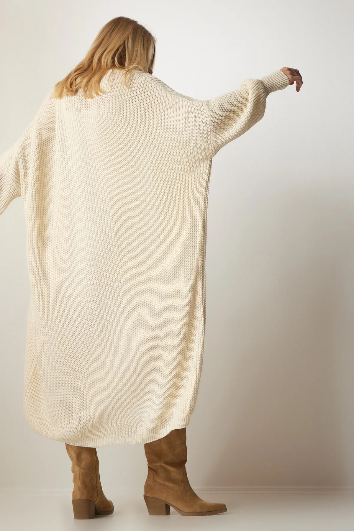 Happiness İstanbul  Cremefarbene Strickjacke mit langer Tasche für Damen MX00106