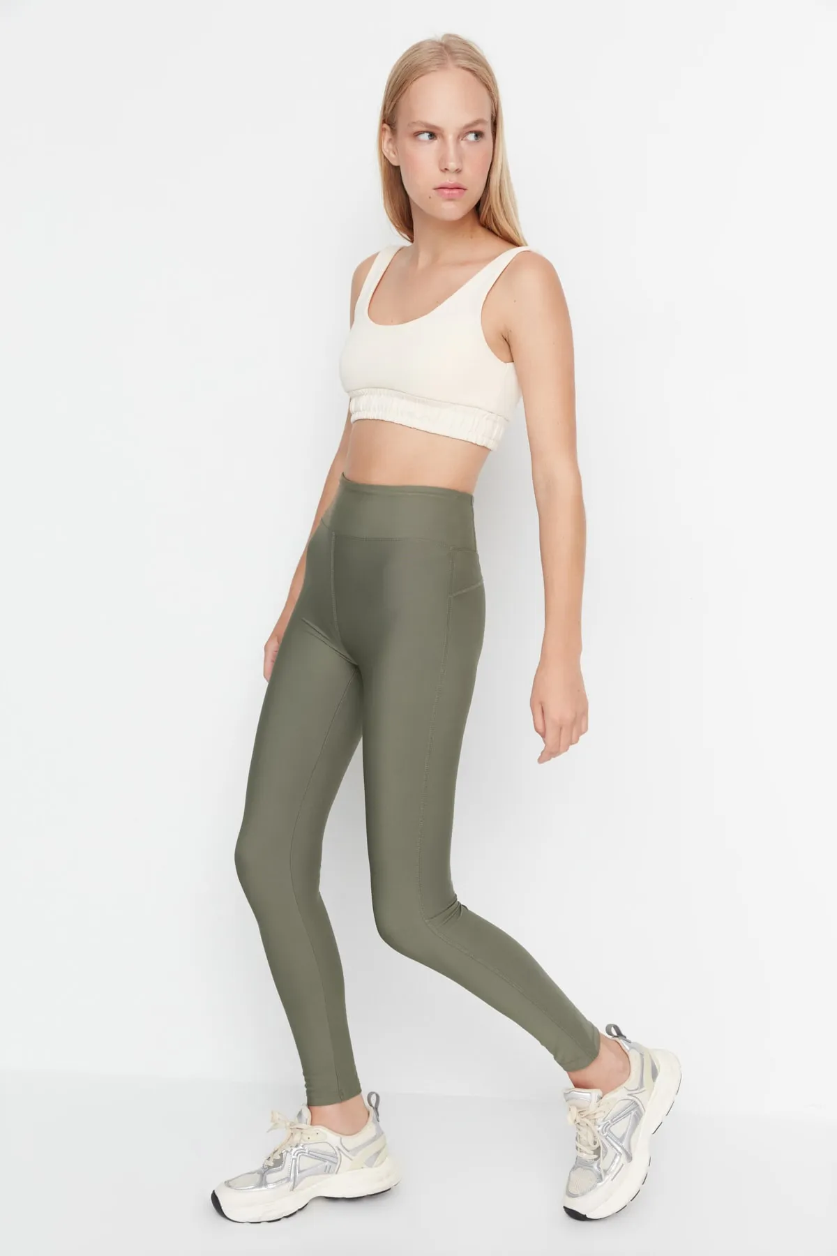 Trendyol Collection  Khakifarbene gestrickte Sportstrumpfhose mit Reißverschluss und durchgehendem Reißverschluss zur Verbesserung der Taille TWOAW23TY00017
