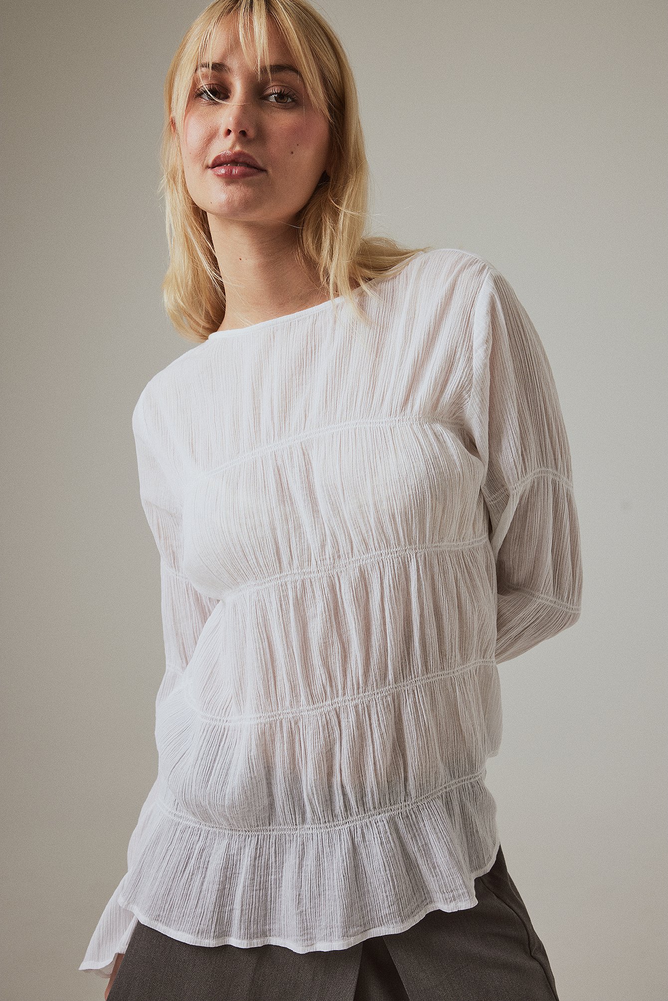 Langärmlige Bluse mit gesmoktem Detail