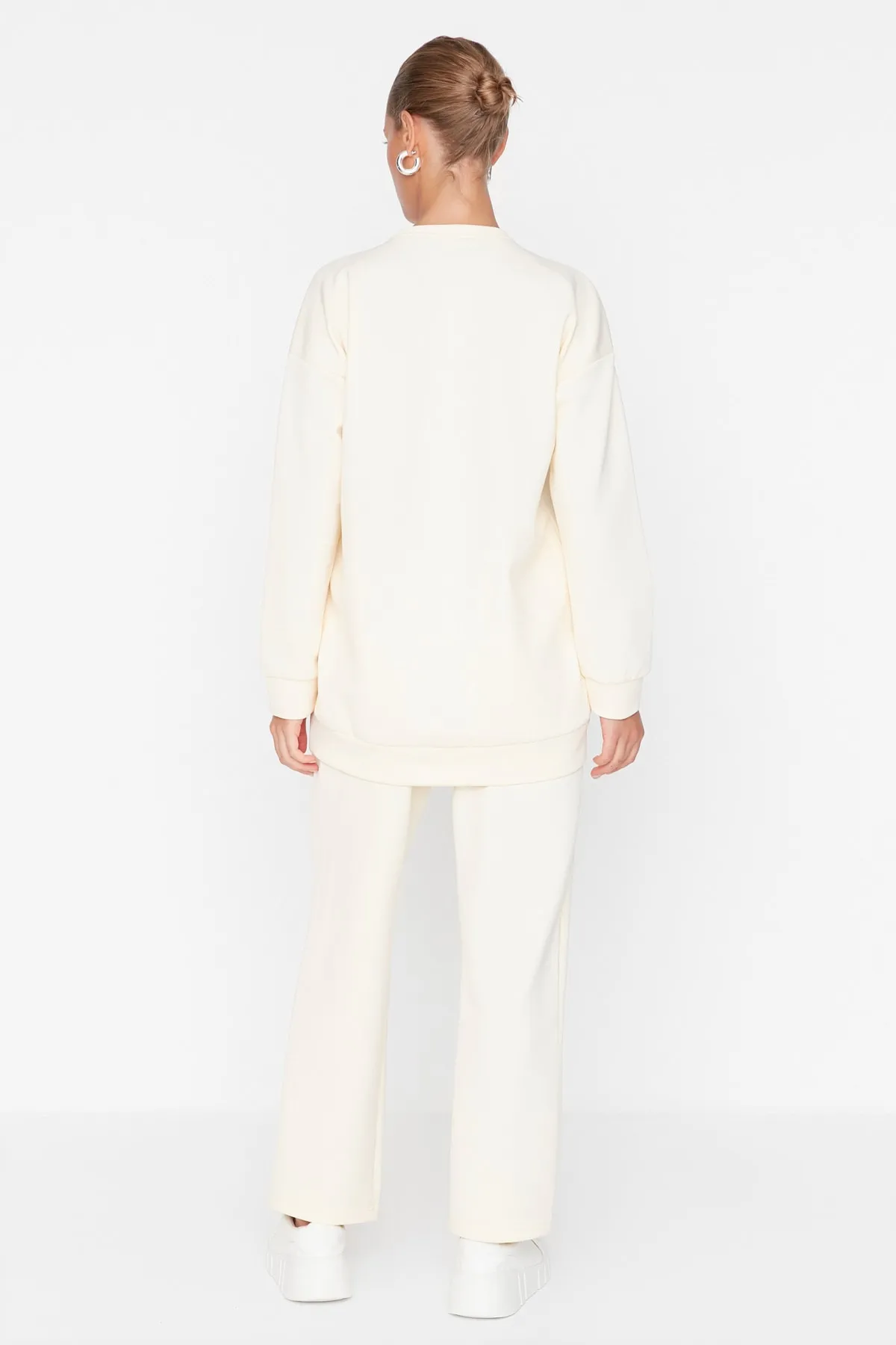 Trendyol Modest  Beige bedrucktes Scuba-Strick-Trainingsanzug-Set TCTAW23EN00016