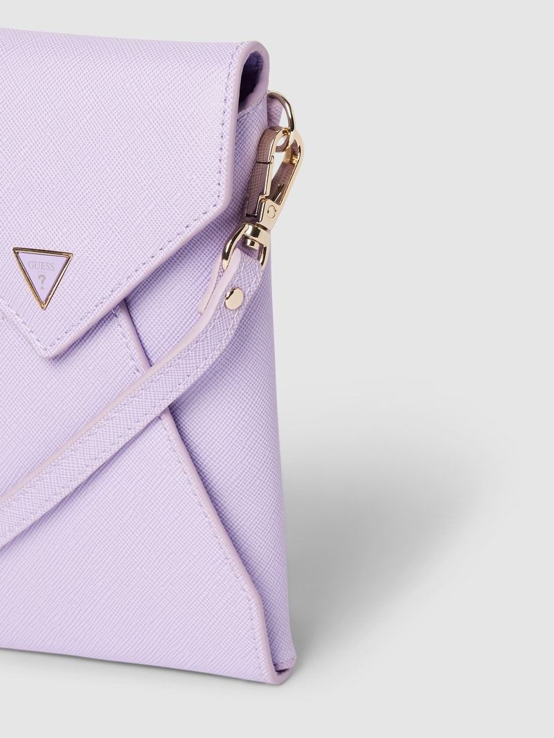 Handytasche mit Label-Applikation in flieder