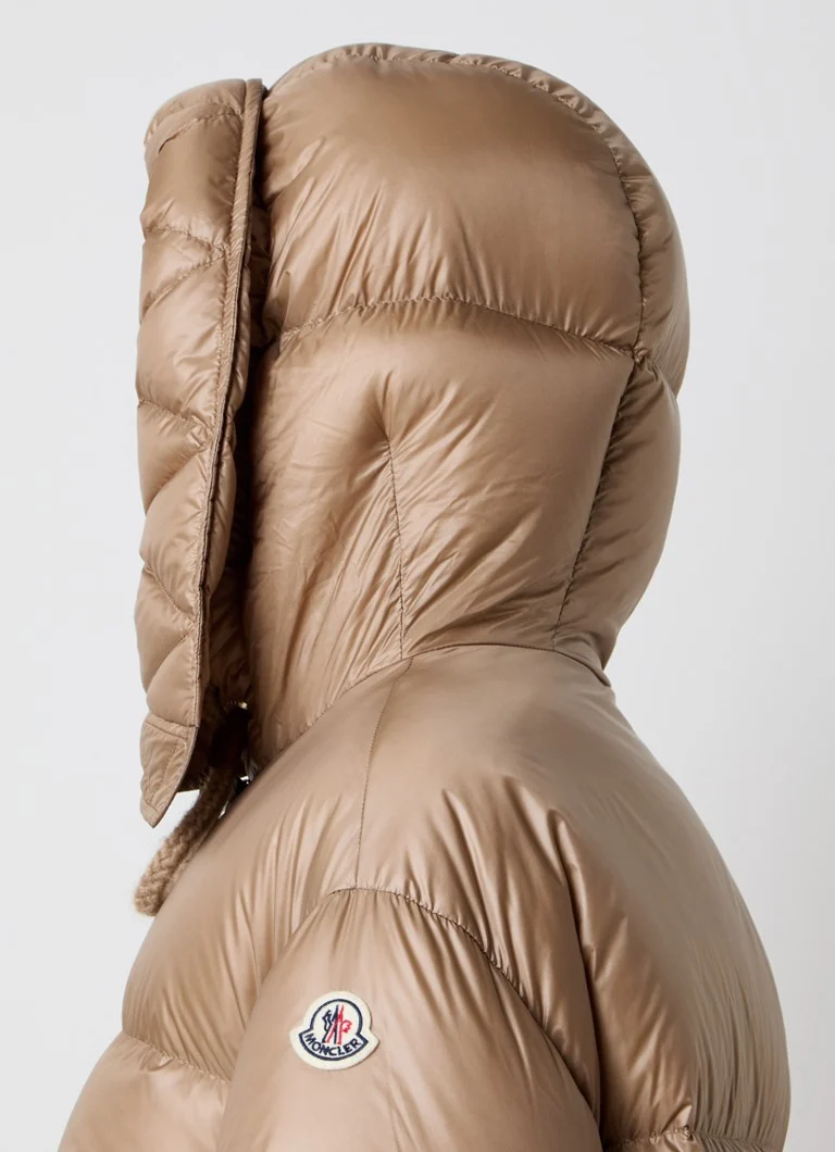 Moncler Borey liela izmēra pūkaina jaka ar dūnu pildījumu