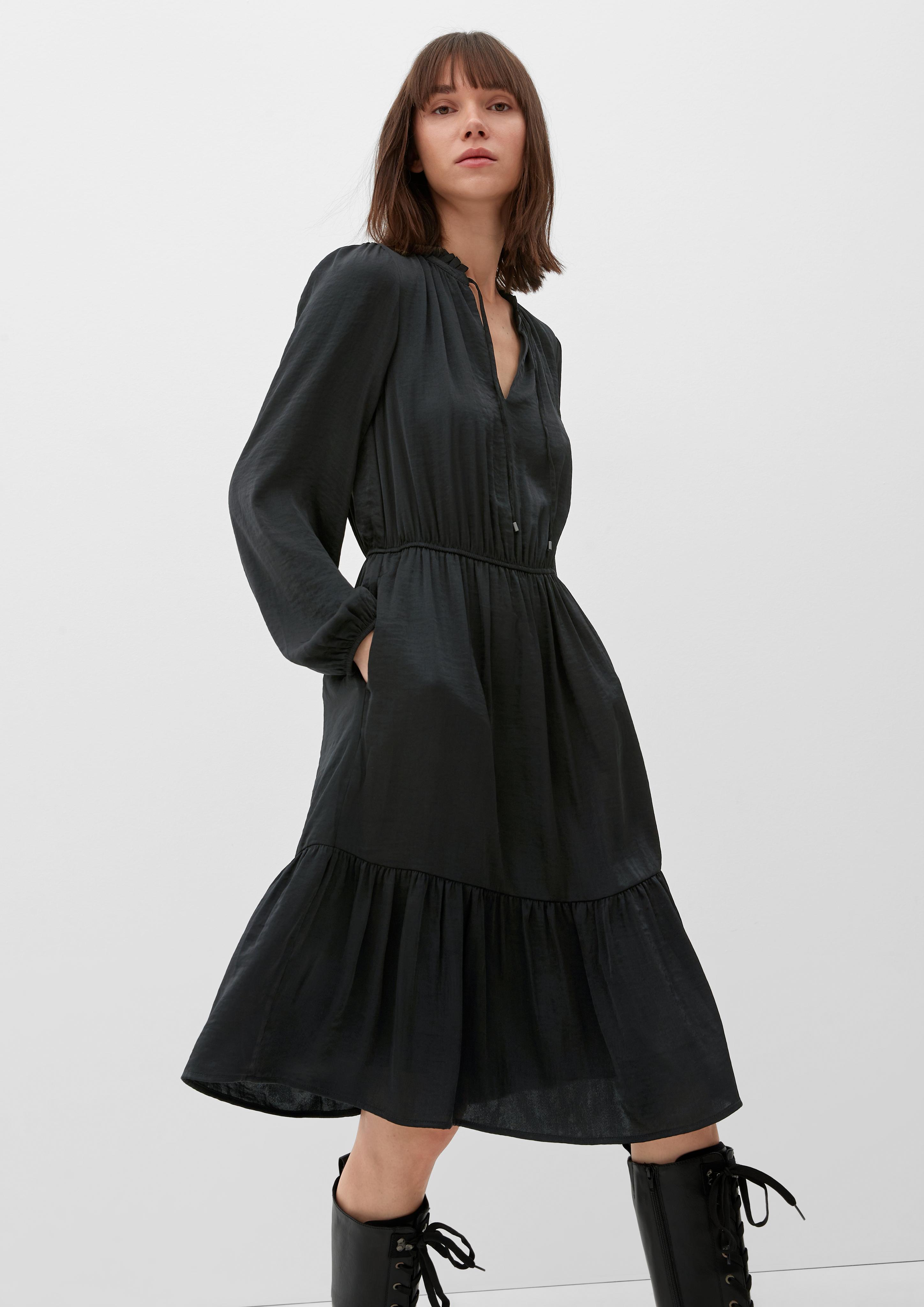 Schimmerndes Stufenkleid  2124819-9999