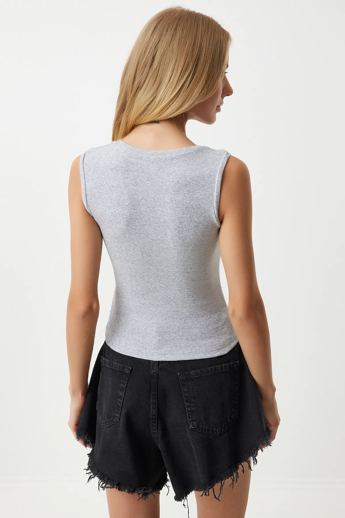 Happiness İstanbul  Graue Damen-Strickbluse aus Baumwolle mit Rundhalsausschnitt GT00020