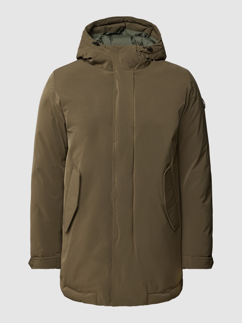 Daunenjacke mit Label-Patch in olivgrün
