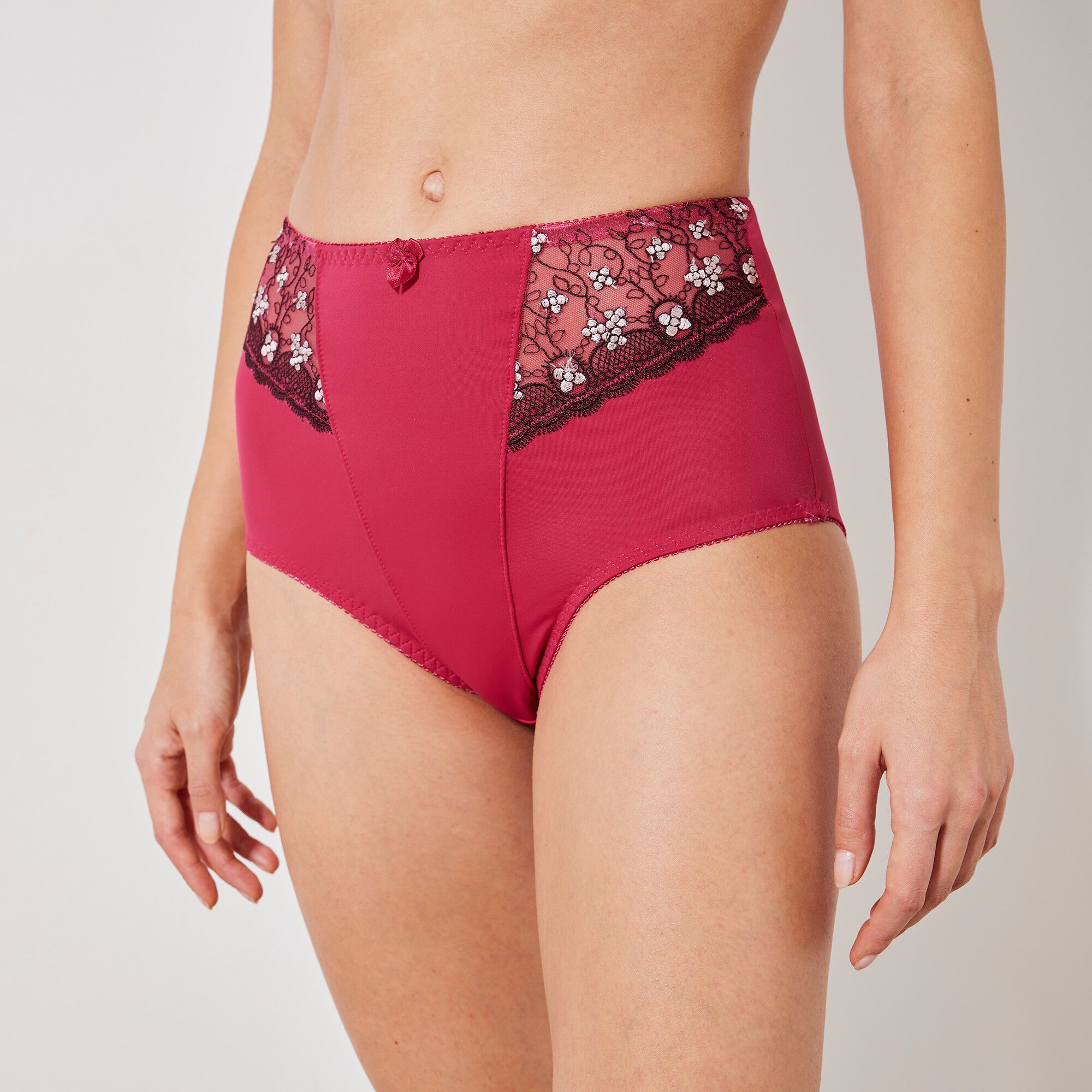 Gainette microfibre tulle brodé Caminata