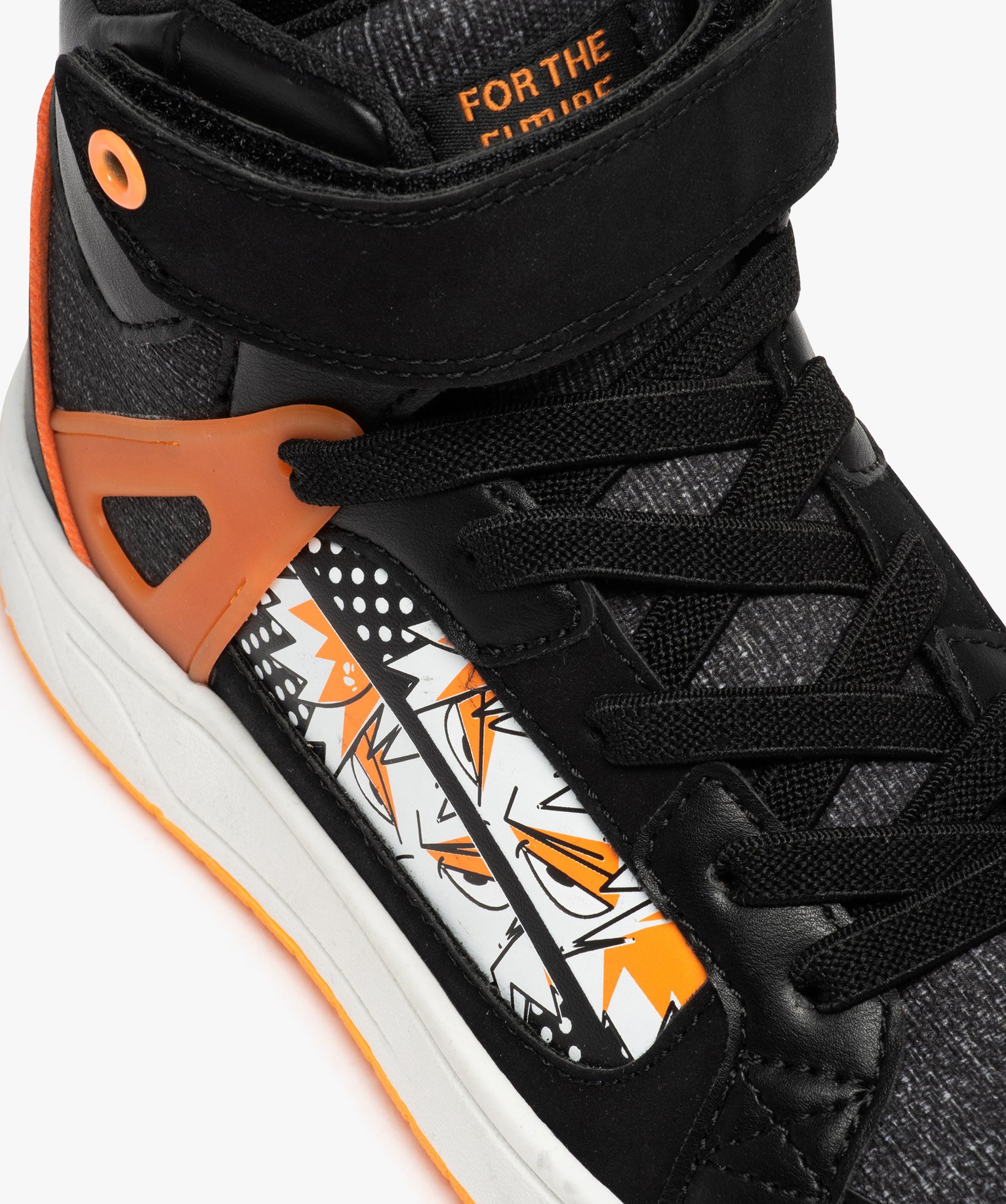 Basket mid-cut fermeture scratch avec motif manga Garçon noir | GEMO