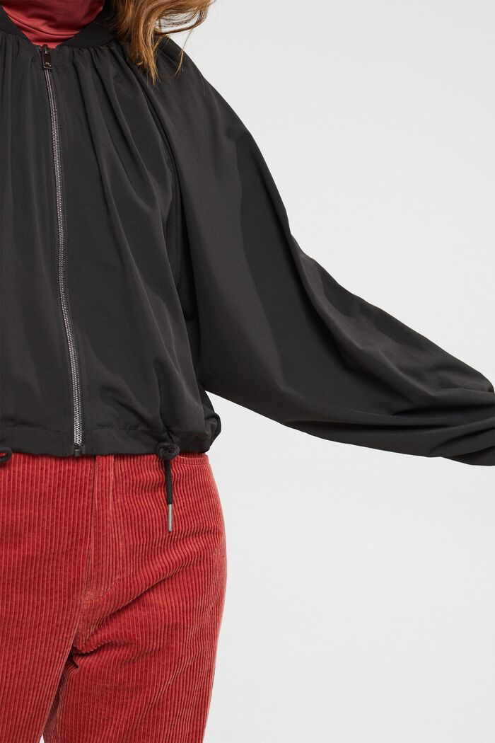 Leichte Jacke im Bomber-Style