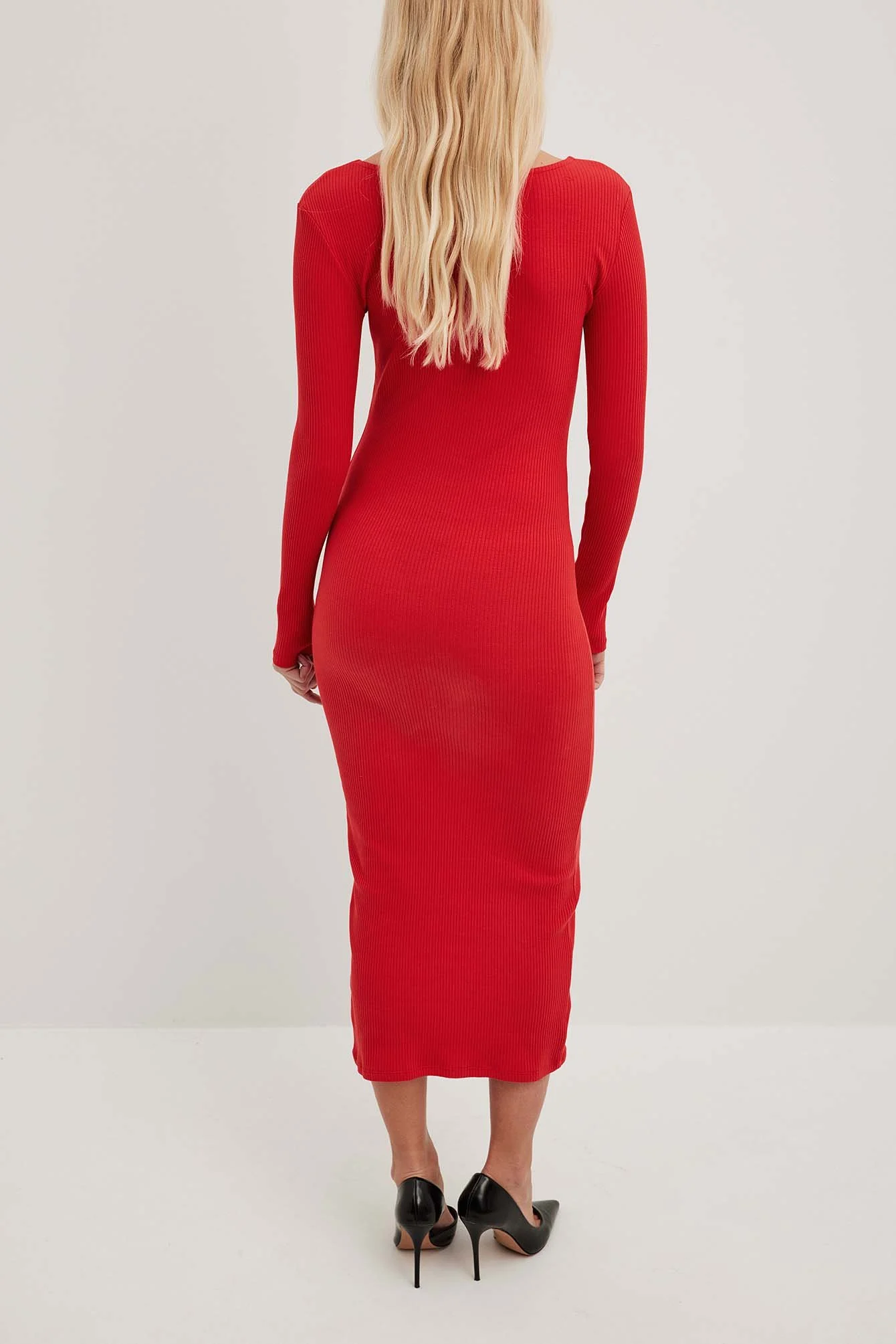 Geripptes Midikleid mit V-Ausschnitt
