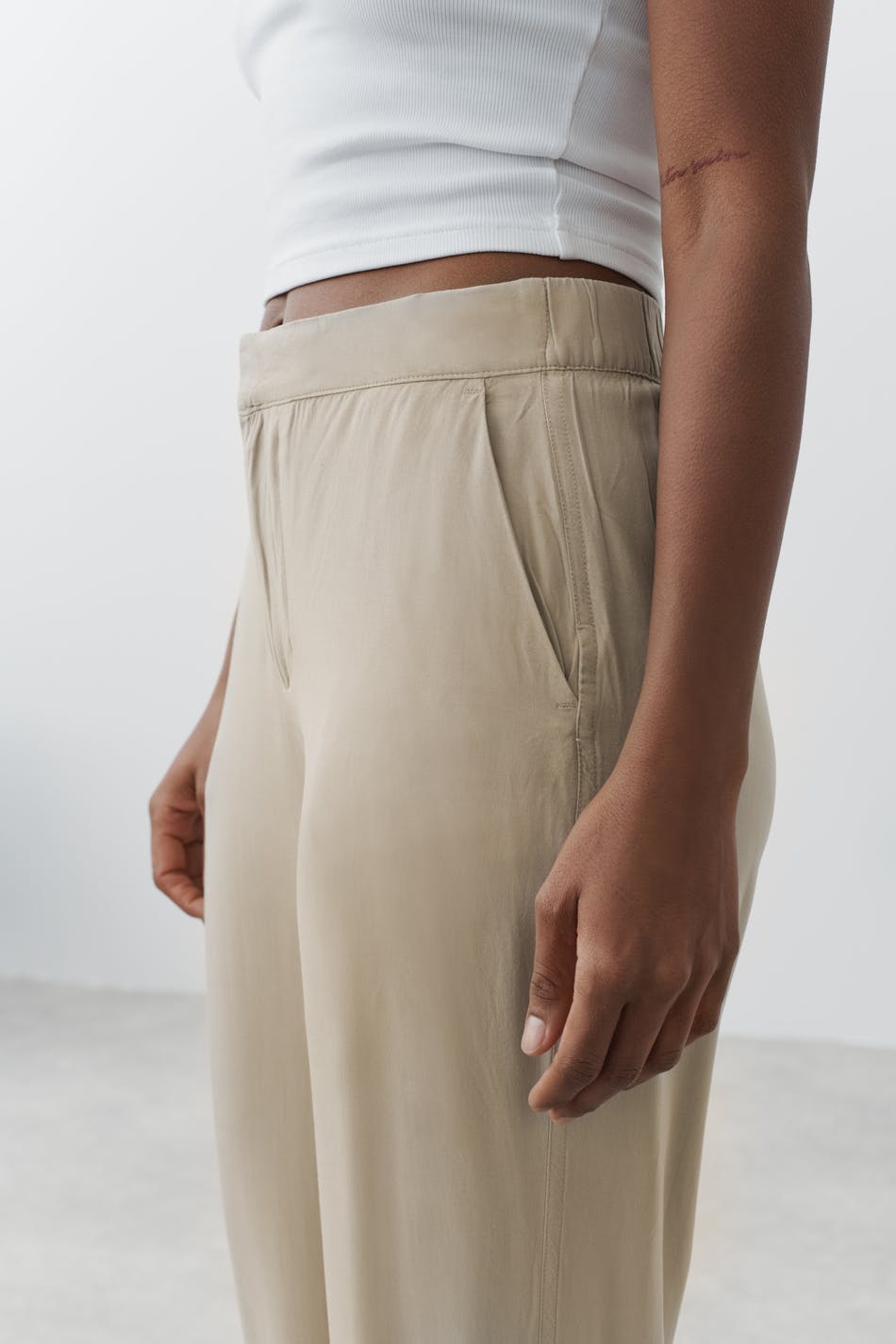 Relaxed viscose trousers