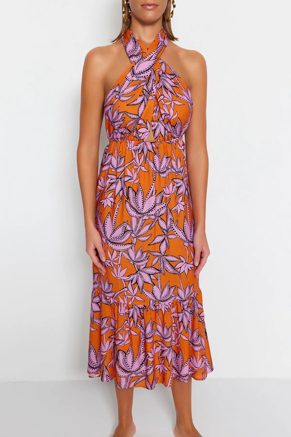 Trendyol Collection  Blumengemustertes Midi-Strandkleid mit gewebtem Kreuzband TBESS23EL00087