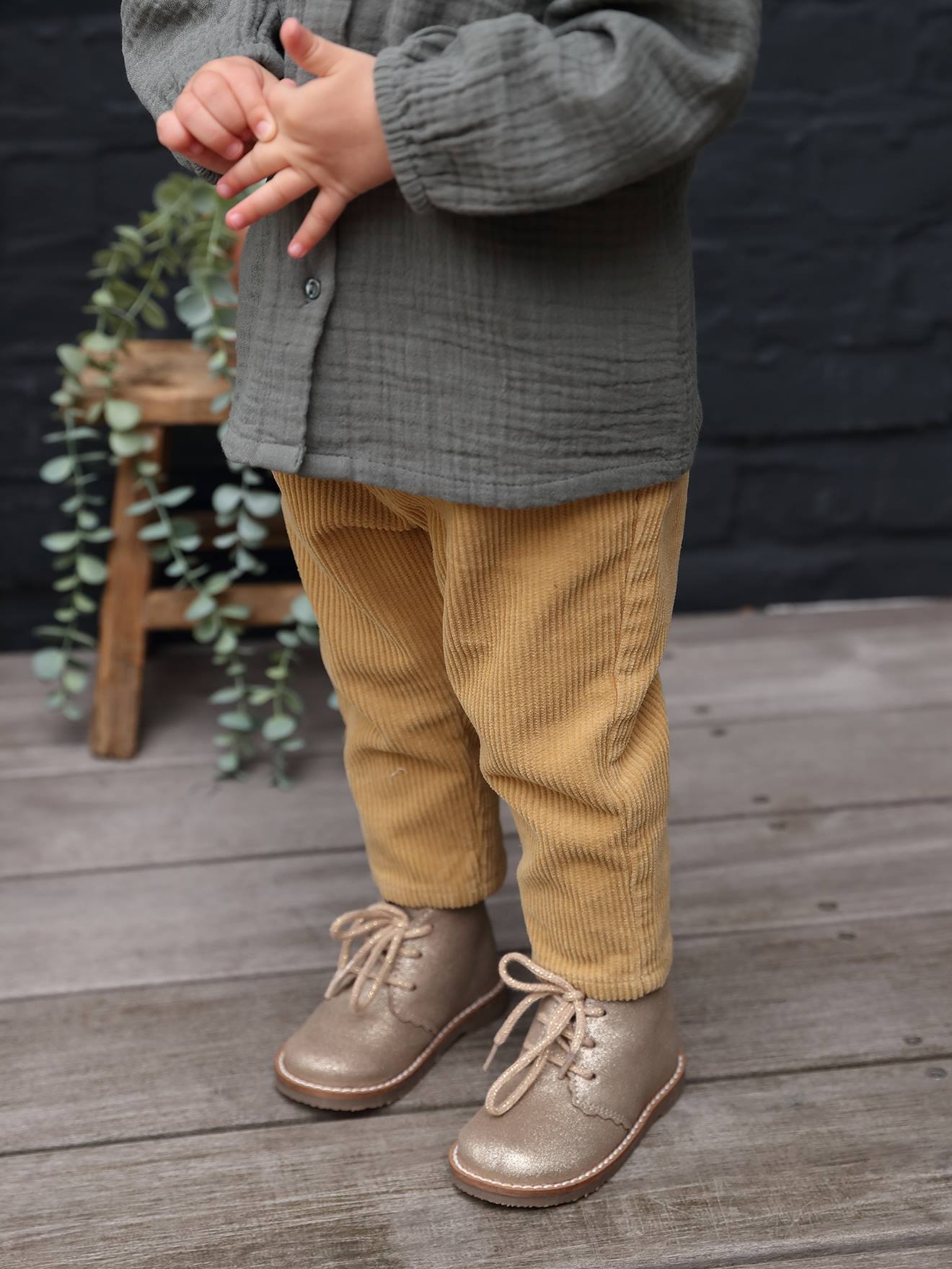 Pantalon en velours côtelé bébé moutarde
