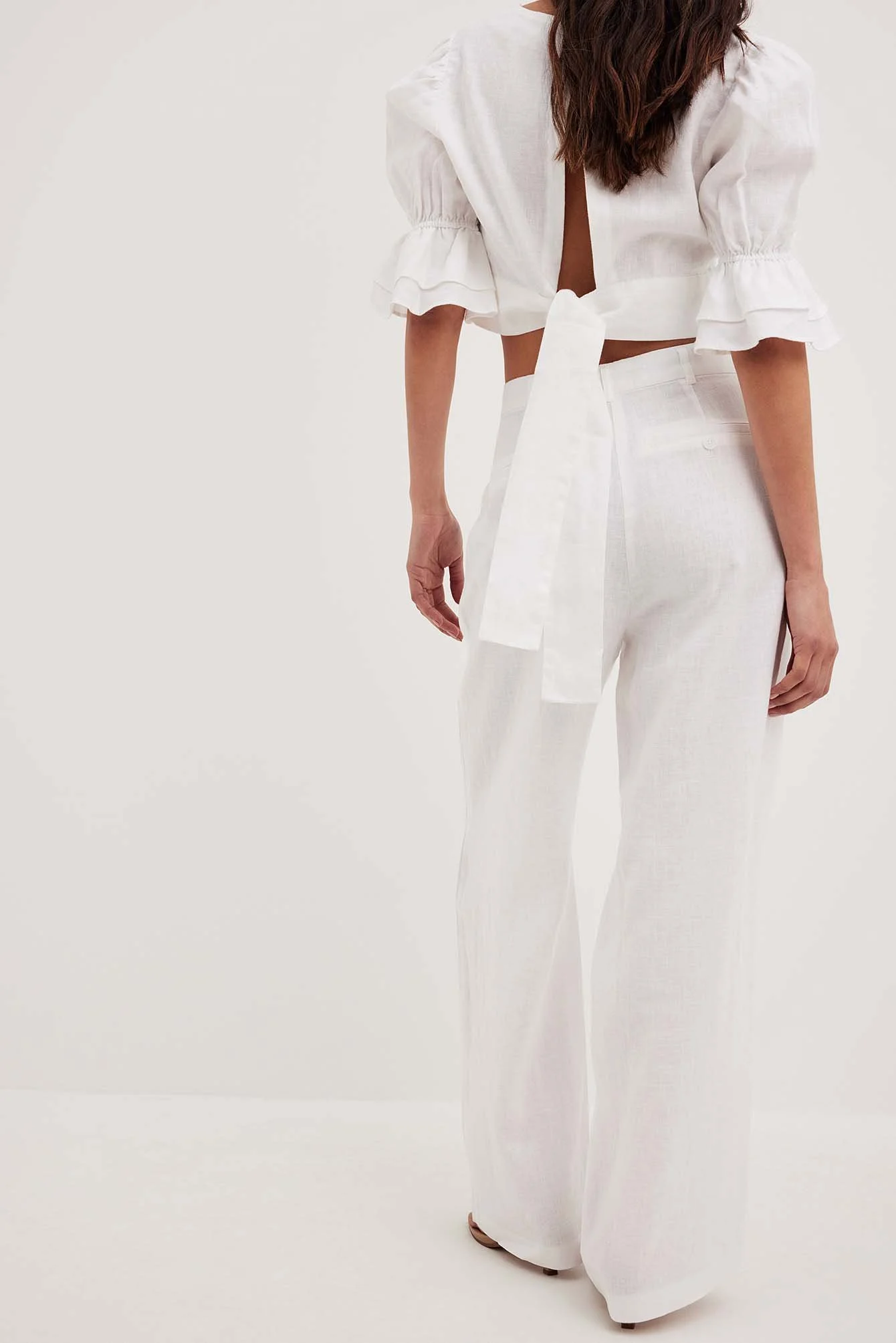 Leinenhose mit weiten Beinen