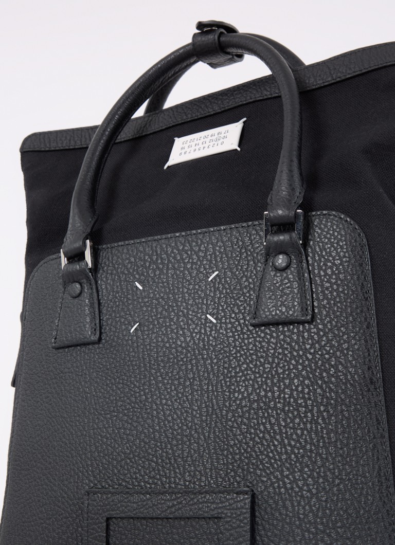 Maison Margiela 5AC Daily vertikālā iepirkumu soma no teļādas ar noņemamu plecu siksnu.