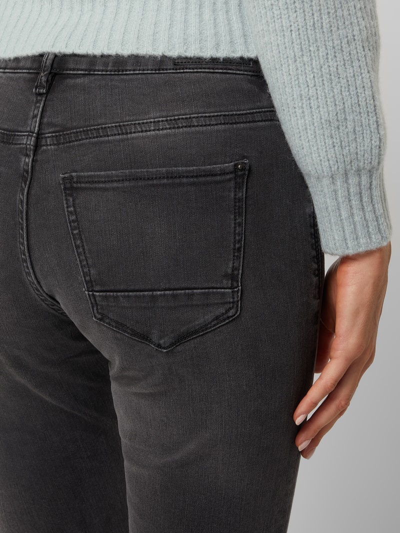 Slim Fit Jeans mit Stretch-Anteil in dunkelgrau