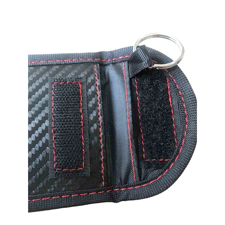 Keyless Guard Gr. M in Carbon-Optik, Hochformat - ATU