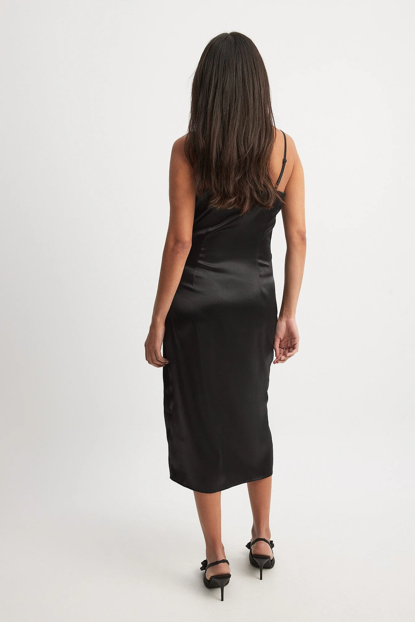 Überlappendes Satin-Slipkleid